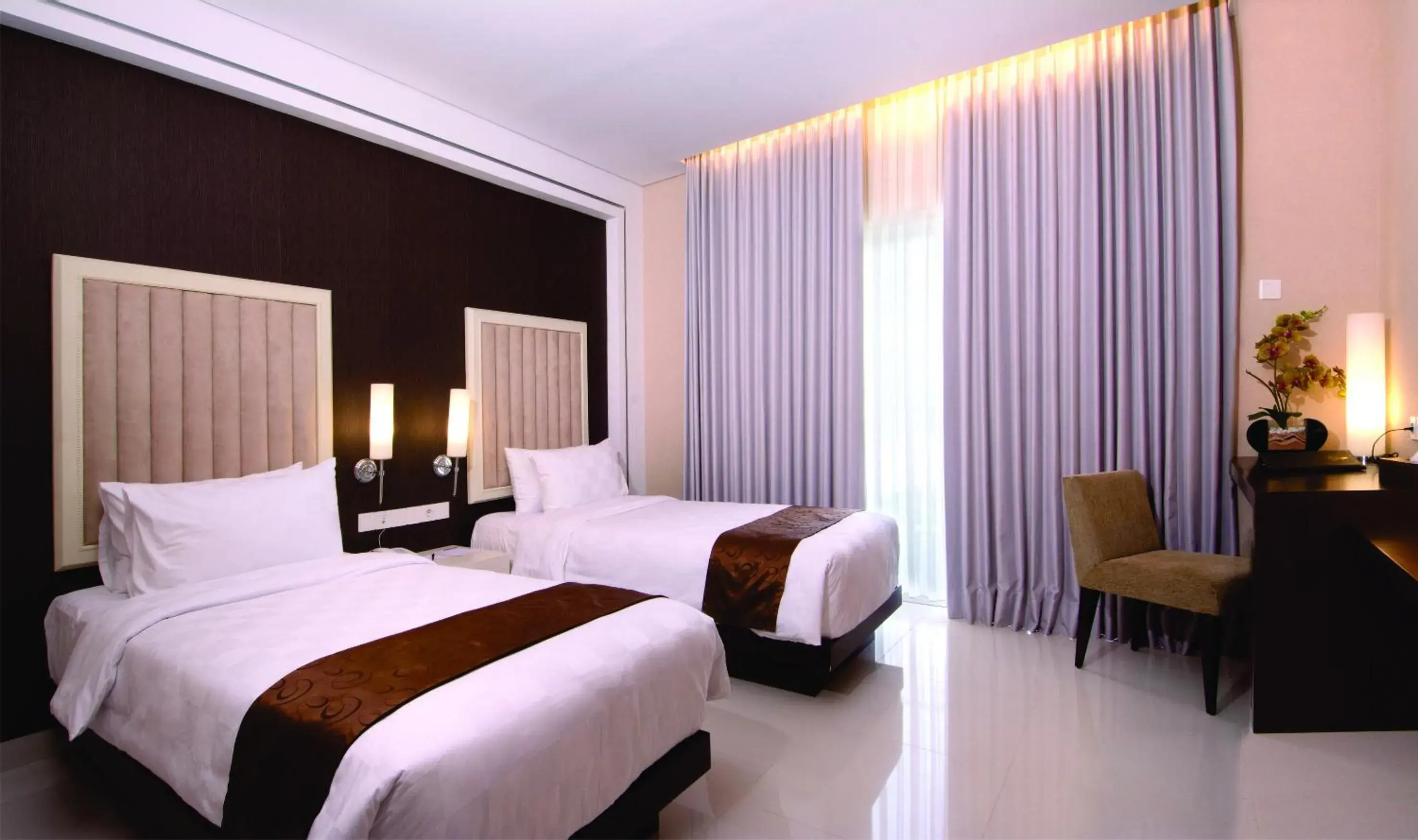 Bathroom, Bed in Gallery Prawirotaman Hotel