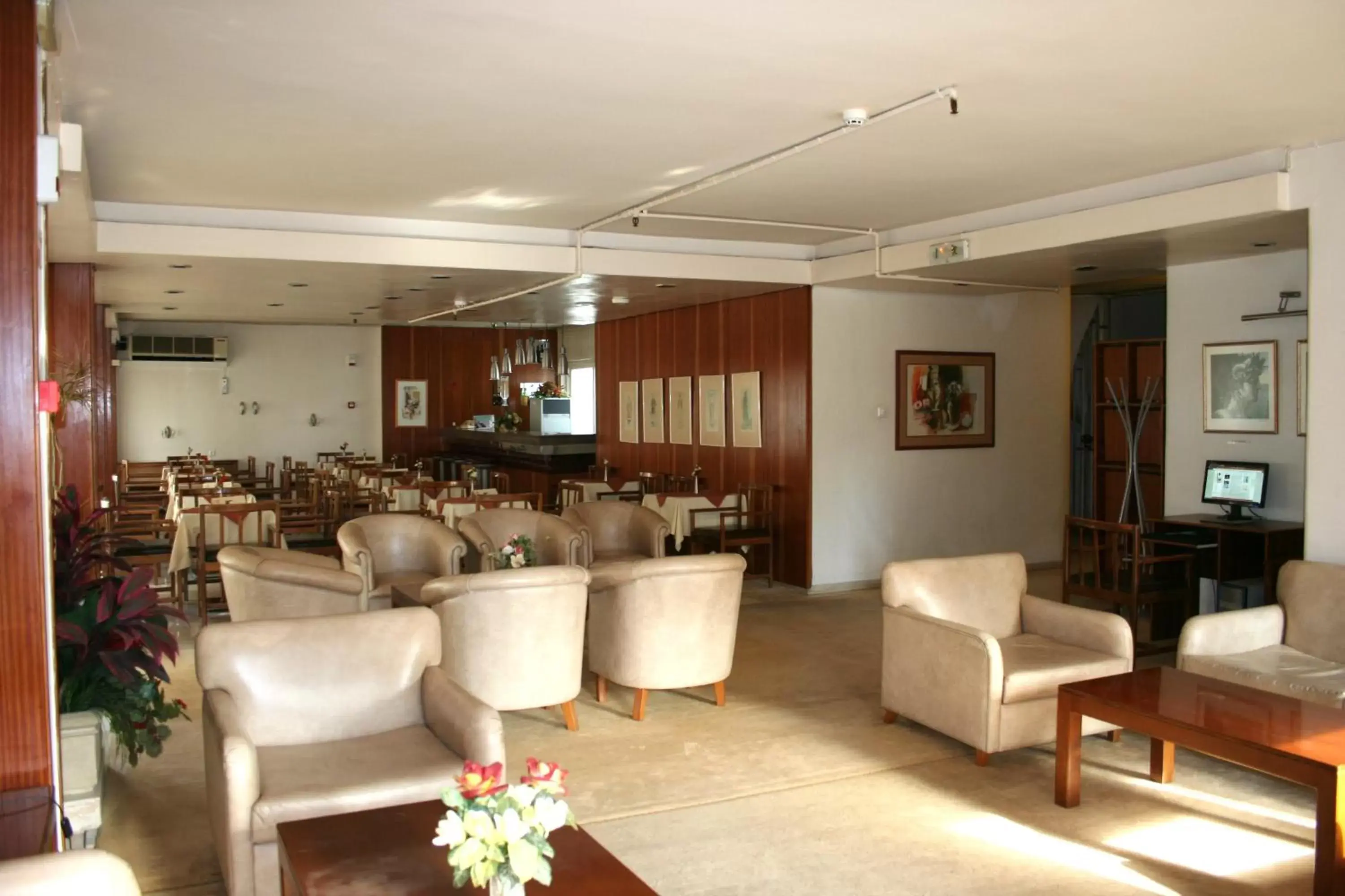 Restaurant/places to eat, Lounge/Bar in Amalia