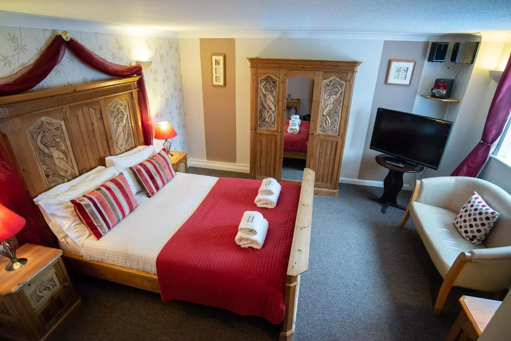 Bed in The Heath Inn