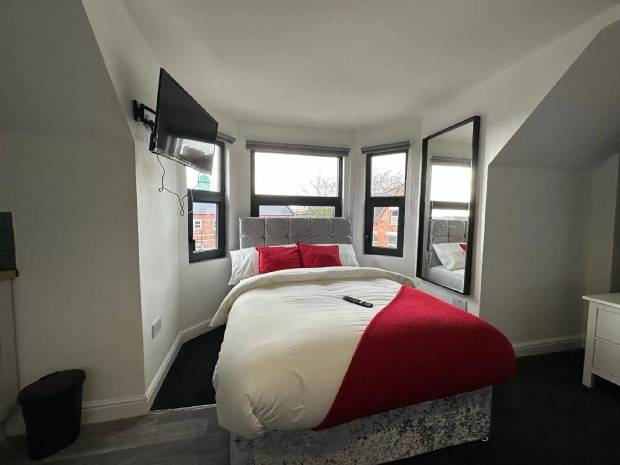 Bed in The Fishpond - Premier Nottingham Studios