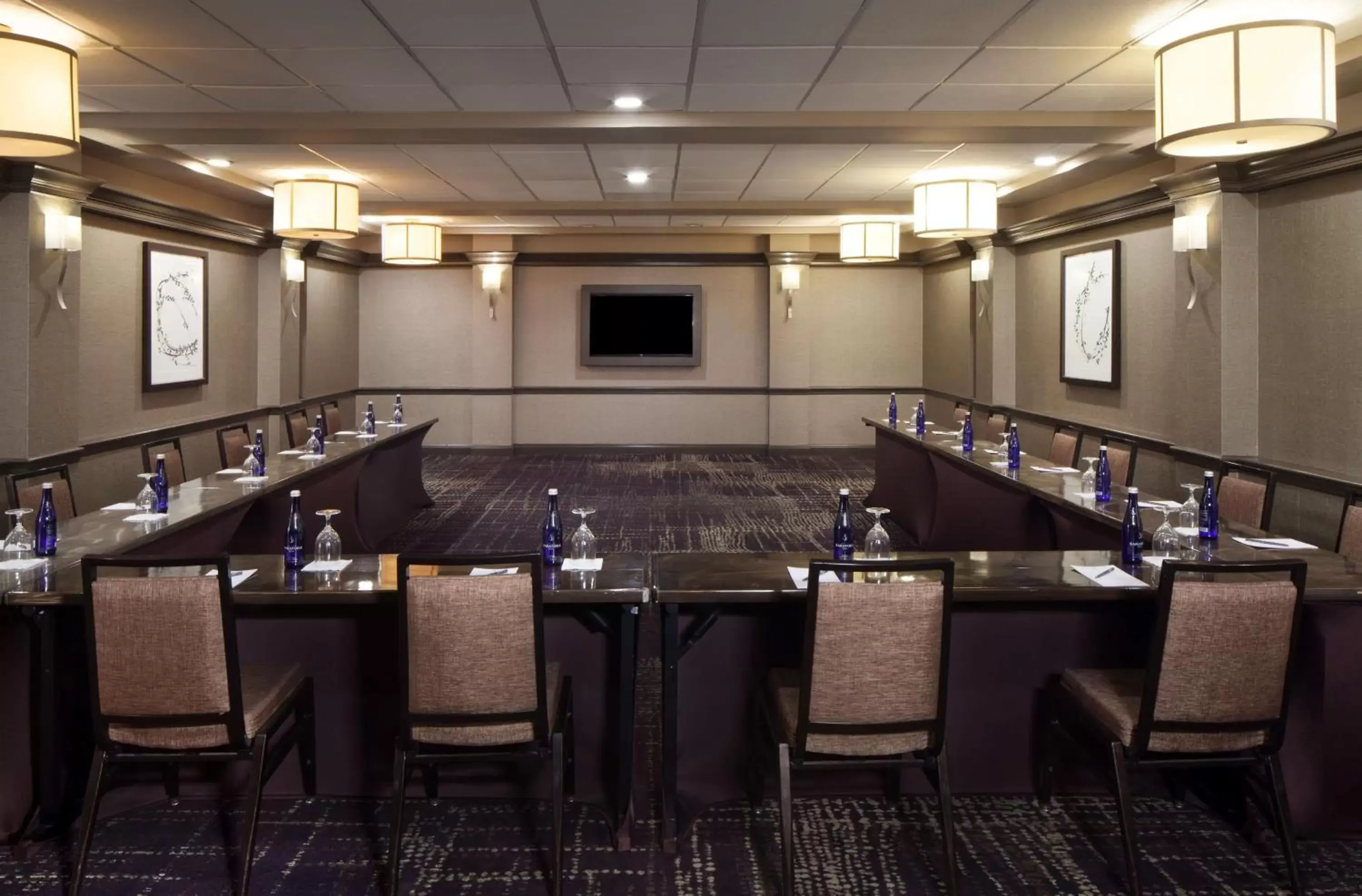 Meeting/conference room in Embassy Suites by Hilton Philadelphia Airport