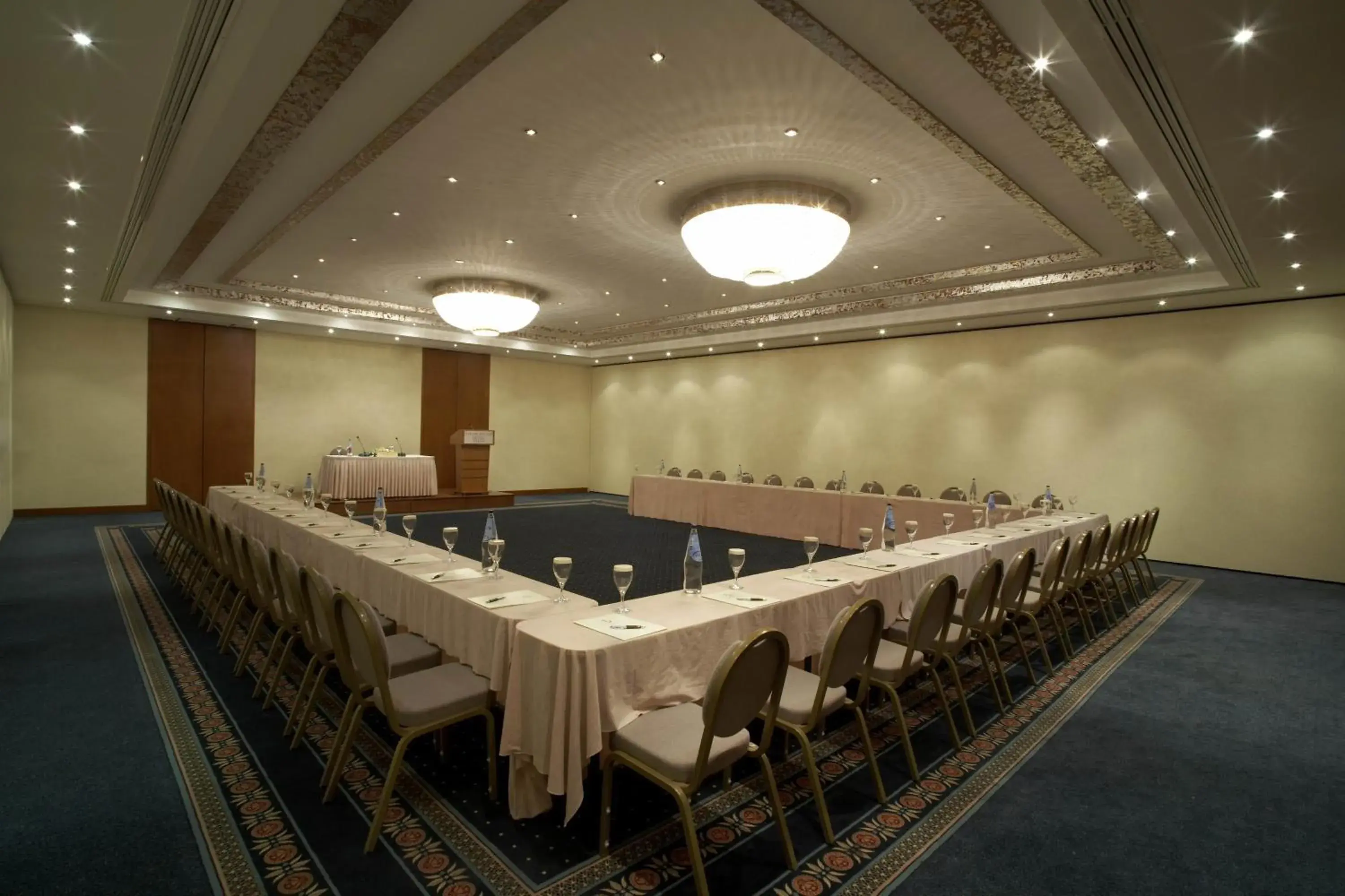 Meeting/conference room in Ramada Plaza Thraki