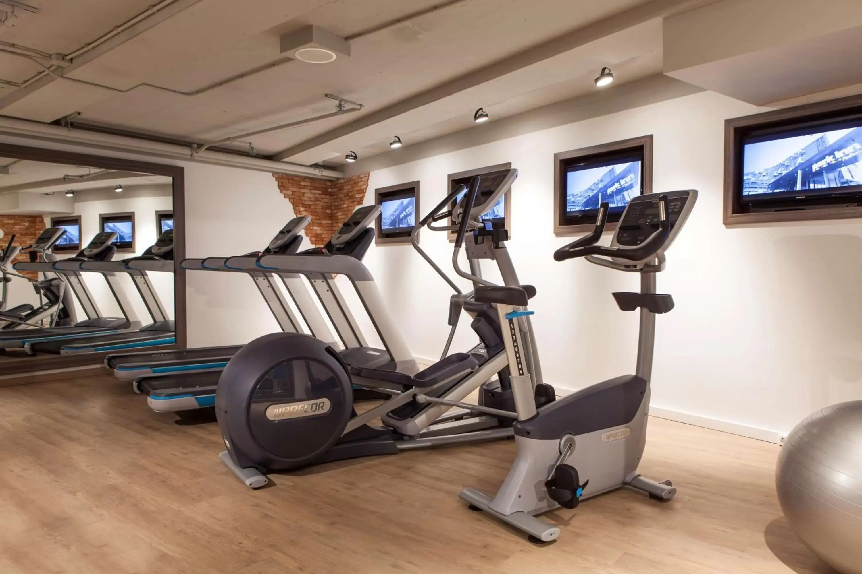 Fitness centre/facilities, Fitness Center/Facilities in Radisson Blu Hotel, Amsterdam City Center