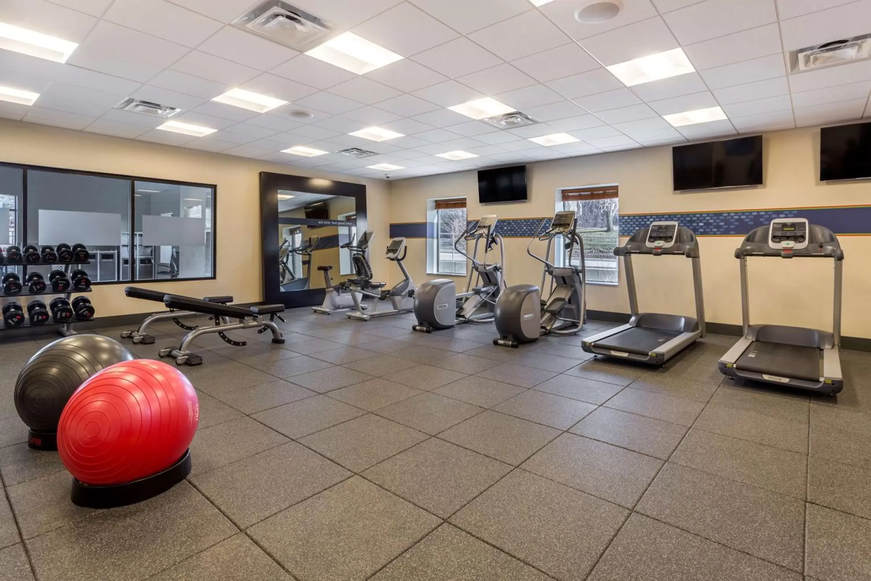 Fitness centre/facilities, Fitness Center/Facilities in Hampton Inn & Suites Newport/Cincinnati, KY