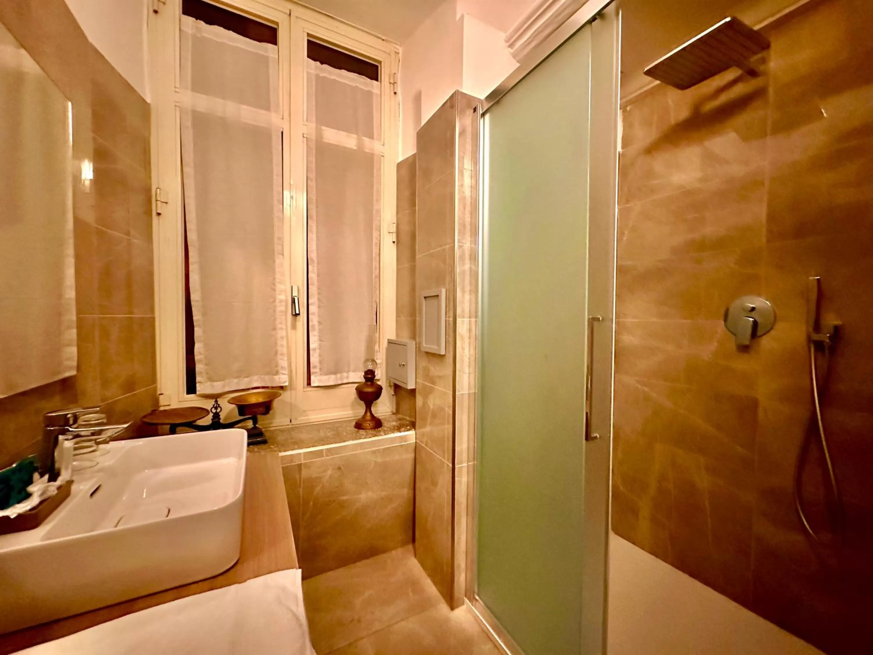 Bathroom in Casa Santangelo Suites