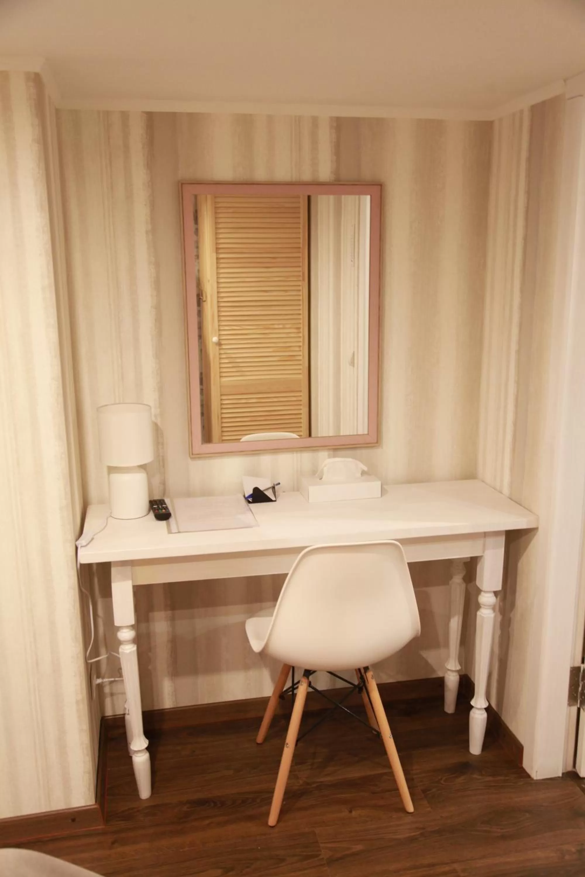 WINE & ROSE BOUTIQUE HOTEL