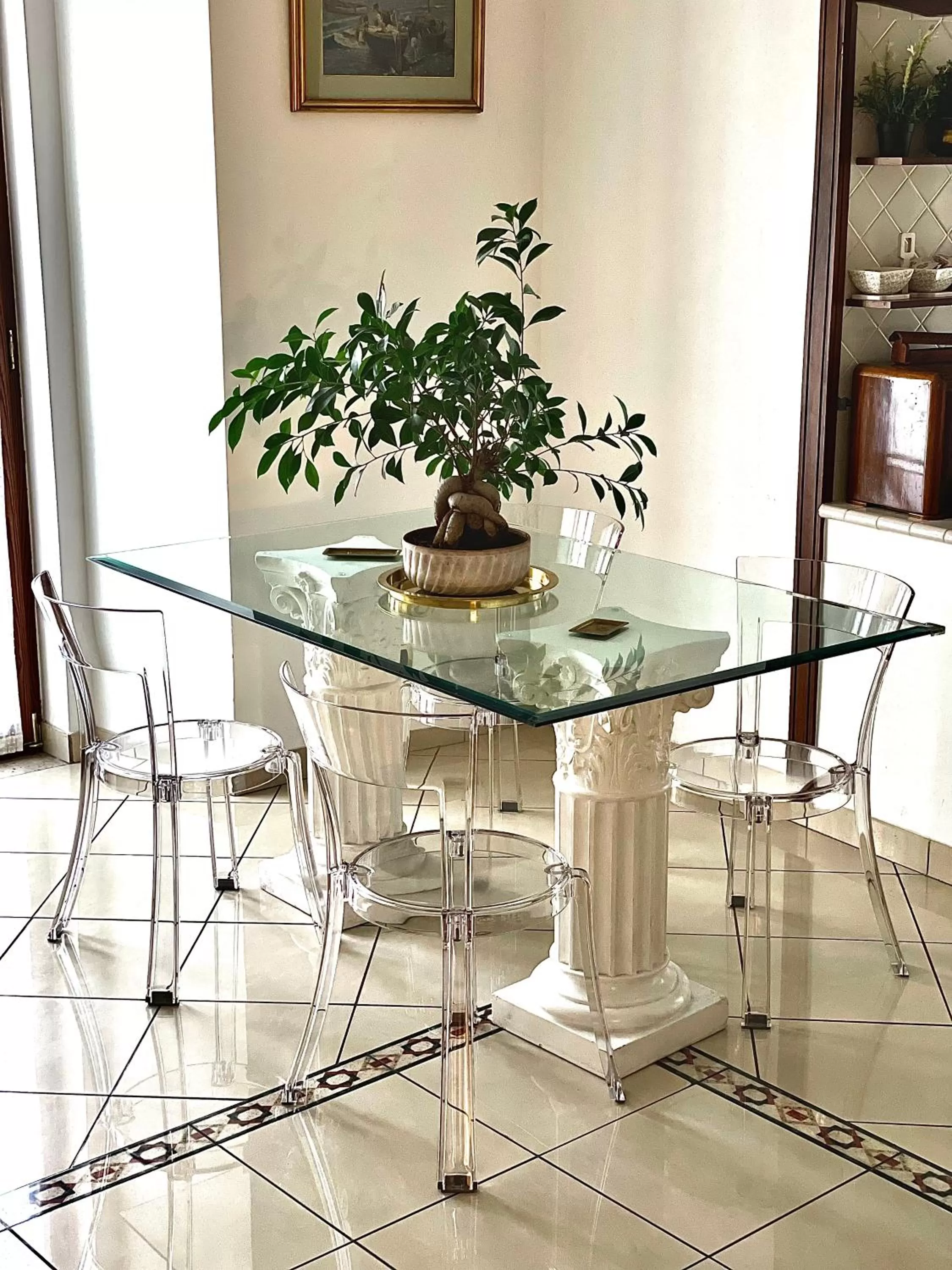 Dining area in Medina Central