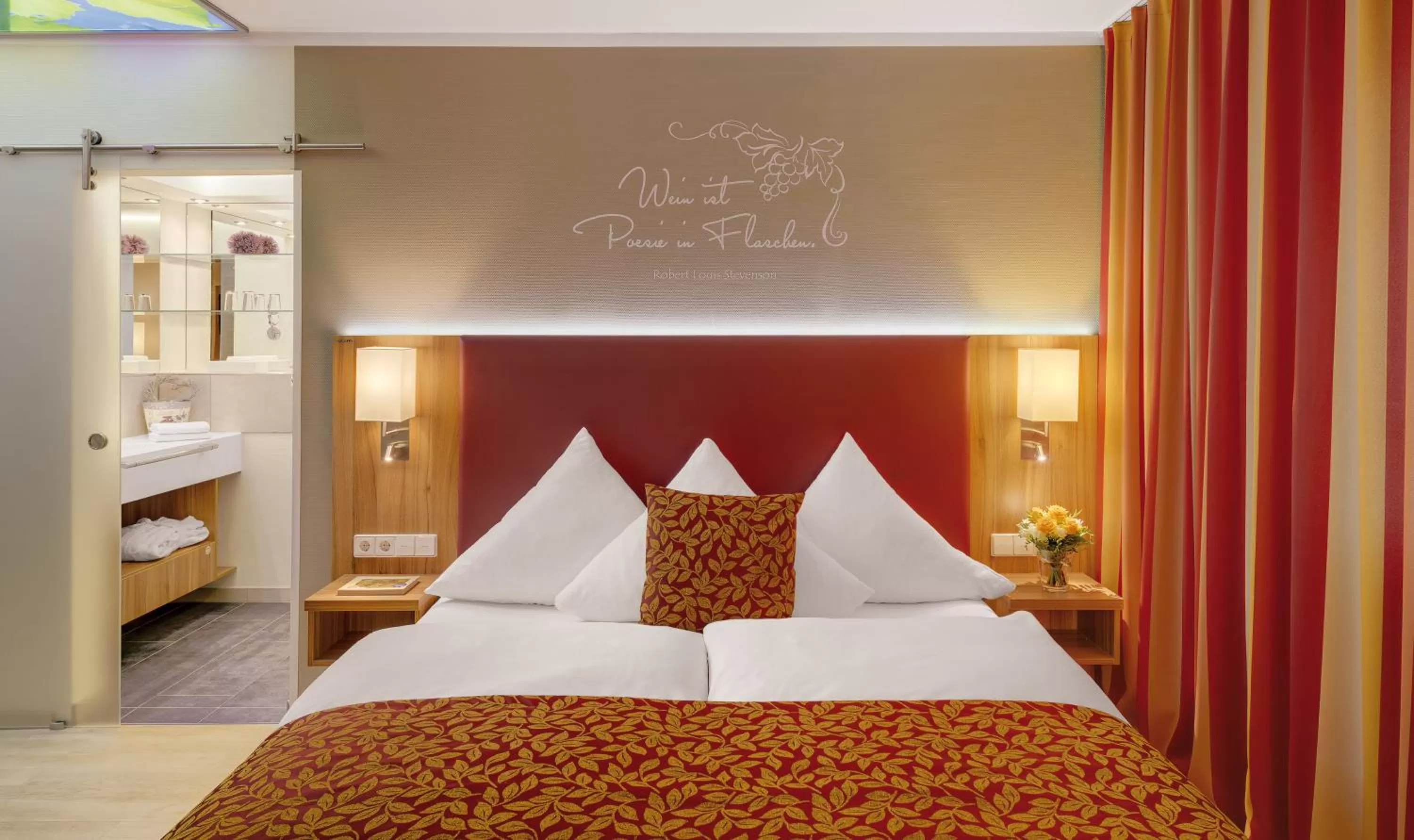 Bathroom, Bed in Pfalzhotel Asselheim