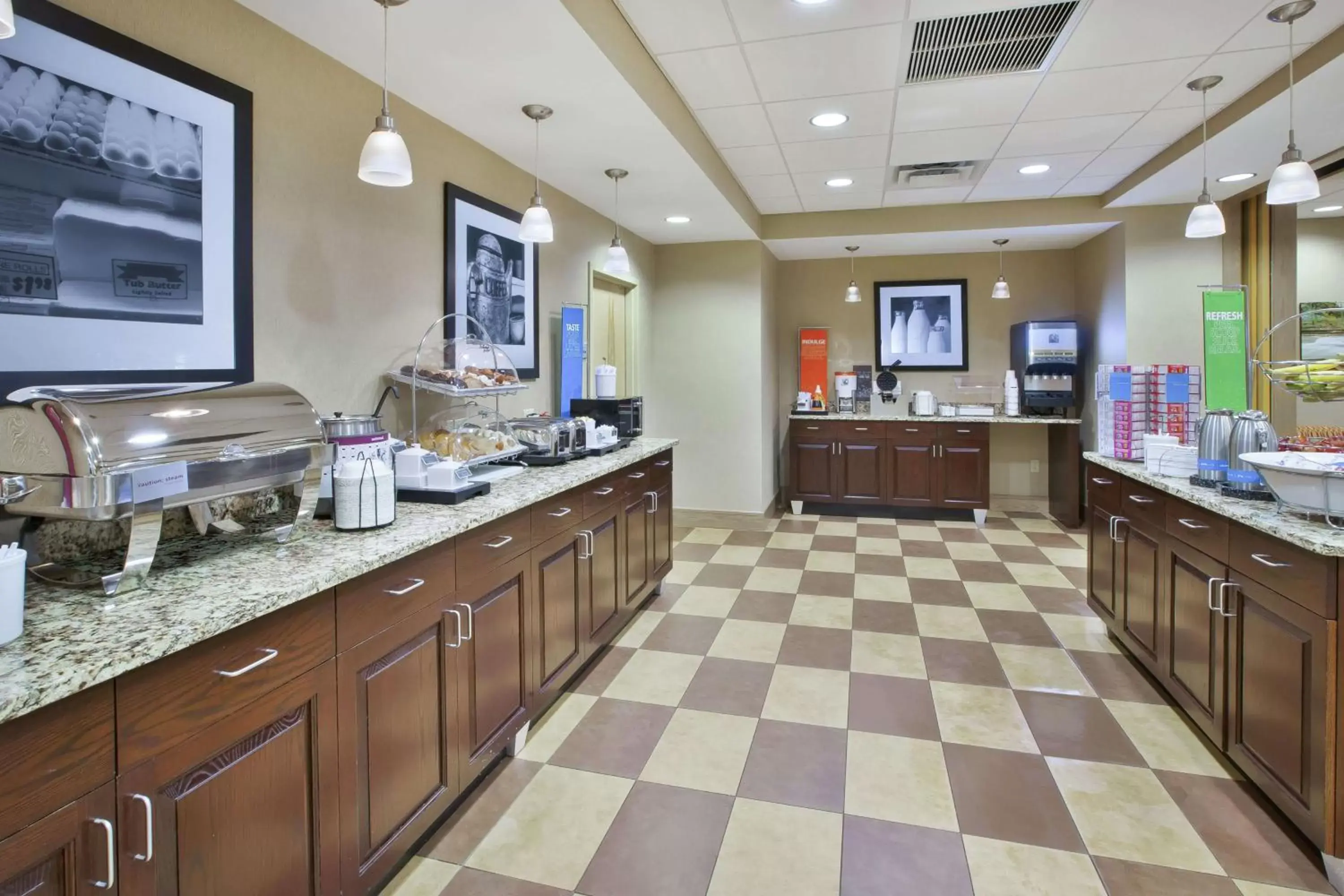 Dining area, Restaurant/Places to Eat in Hampton Inn Brockport