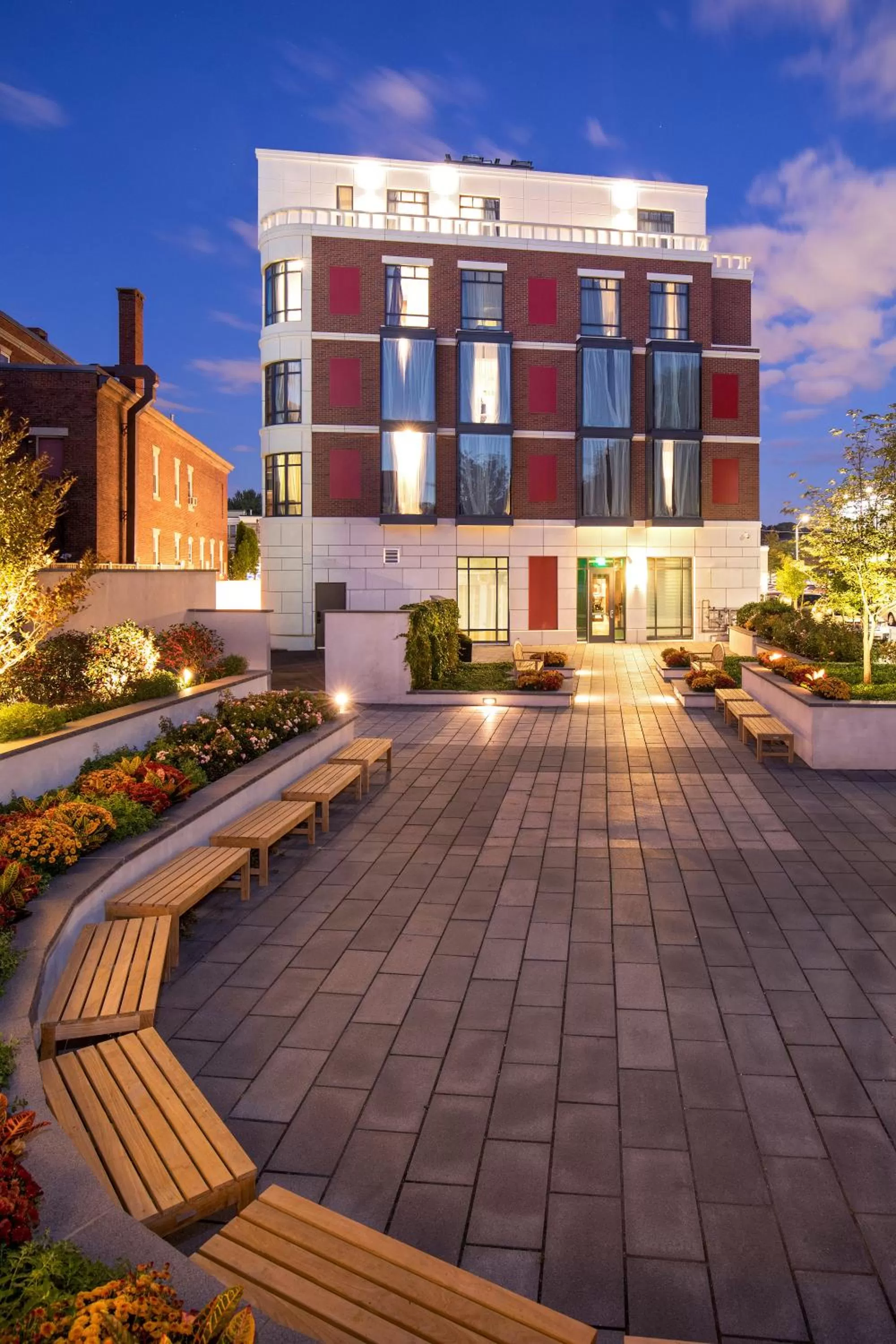 Garden in Porter Square Hotel