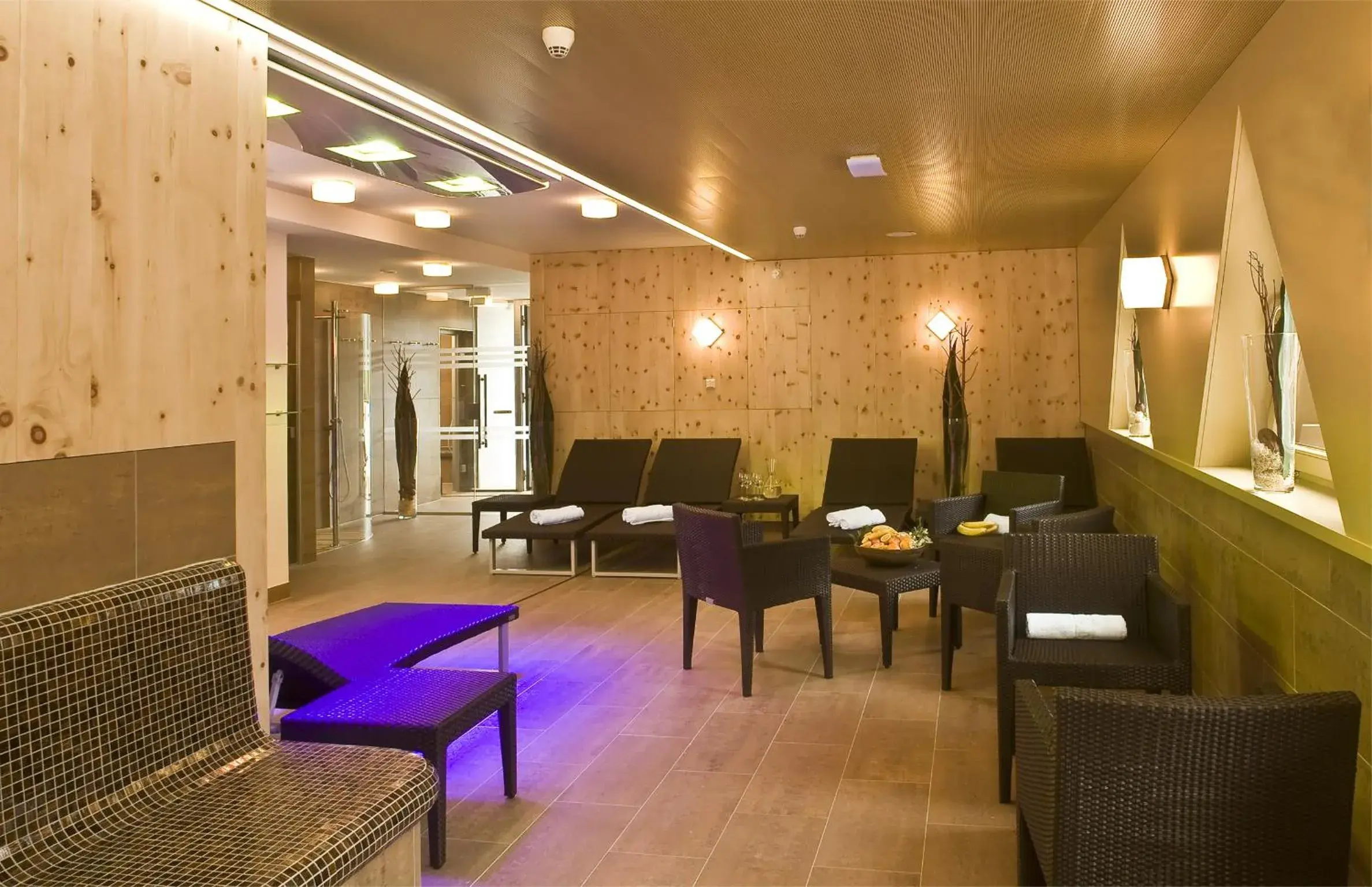 Spa and wellness centre/facilities, Restaurant/Places to Eat in Hotel Zum Hirschen