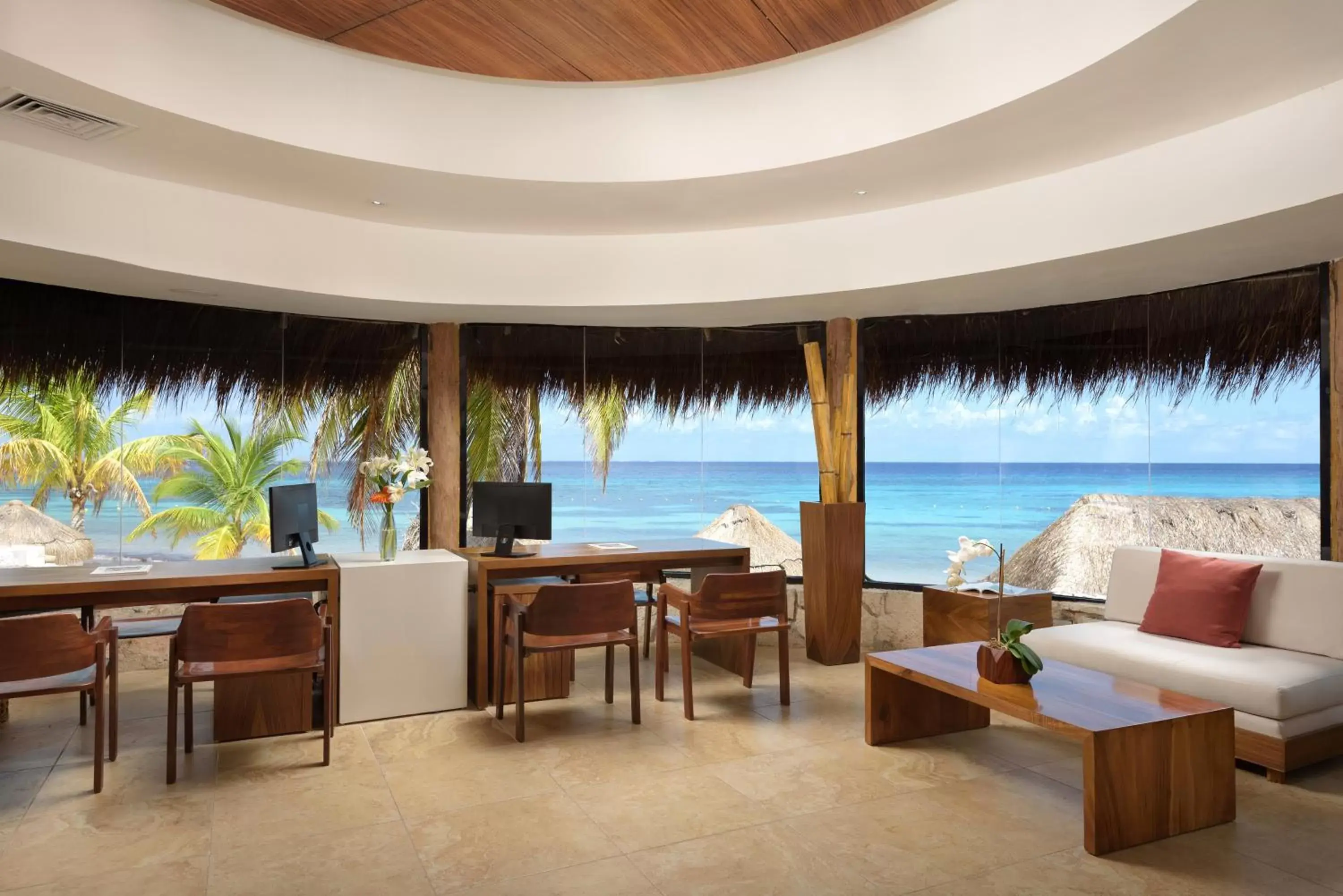 Lounge or bar in Melia Cozumel All Inclusive