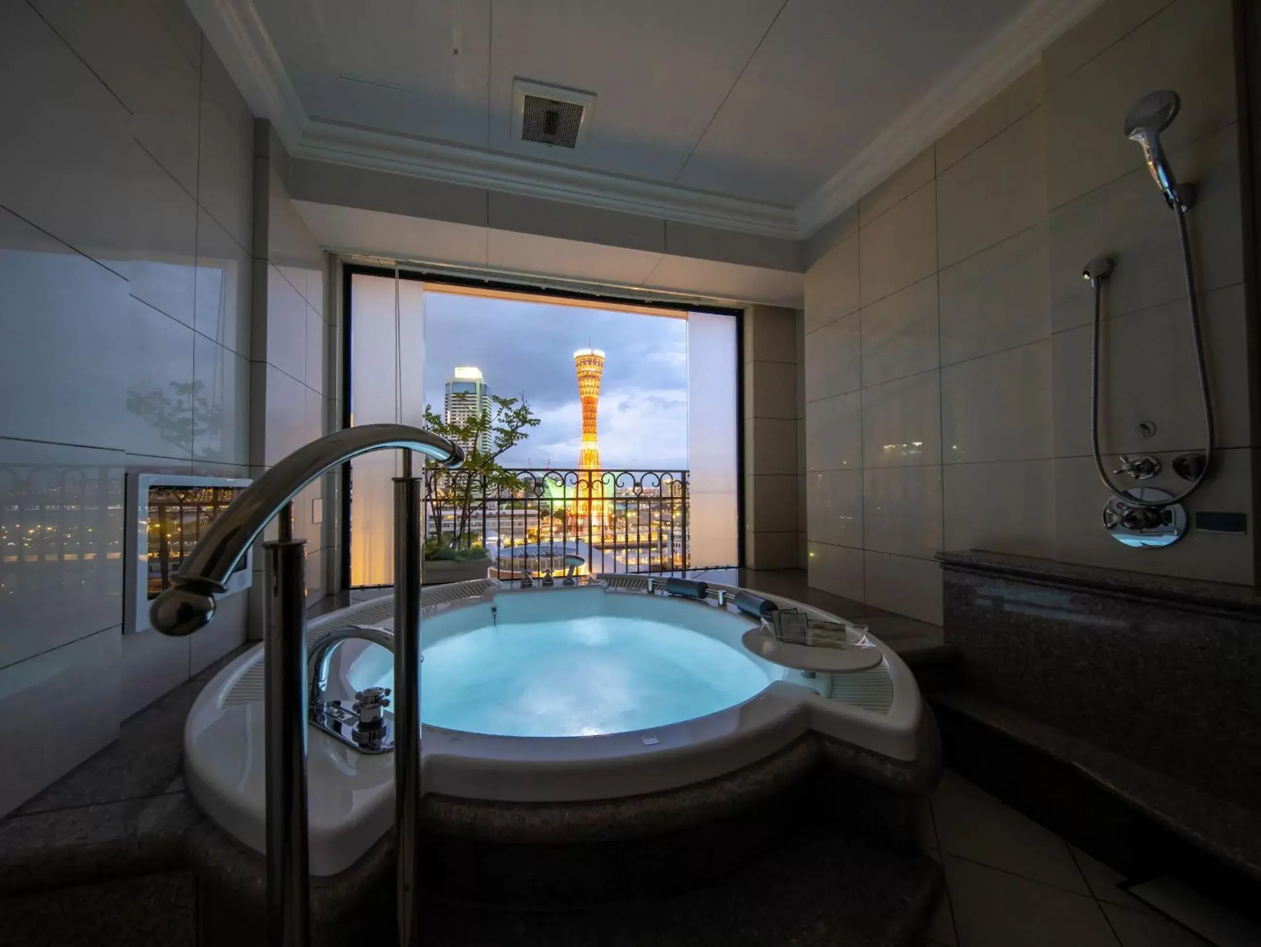 Bathroom in Hotel La Suite Kobe Harborland