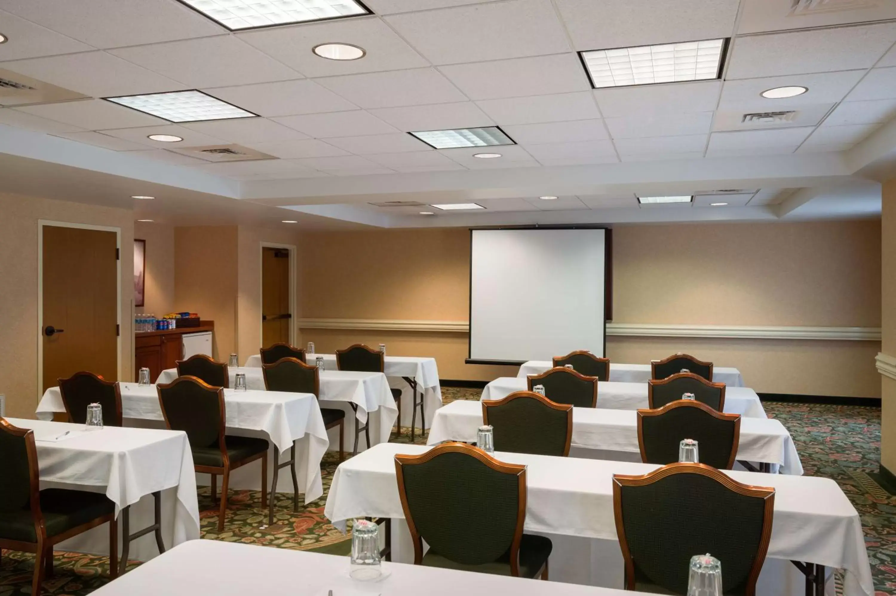 Meeting/conference room in Hampton Inn & Suites State College at Williamsburg Square