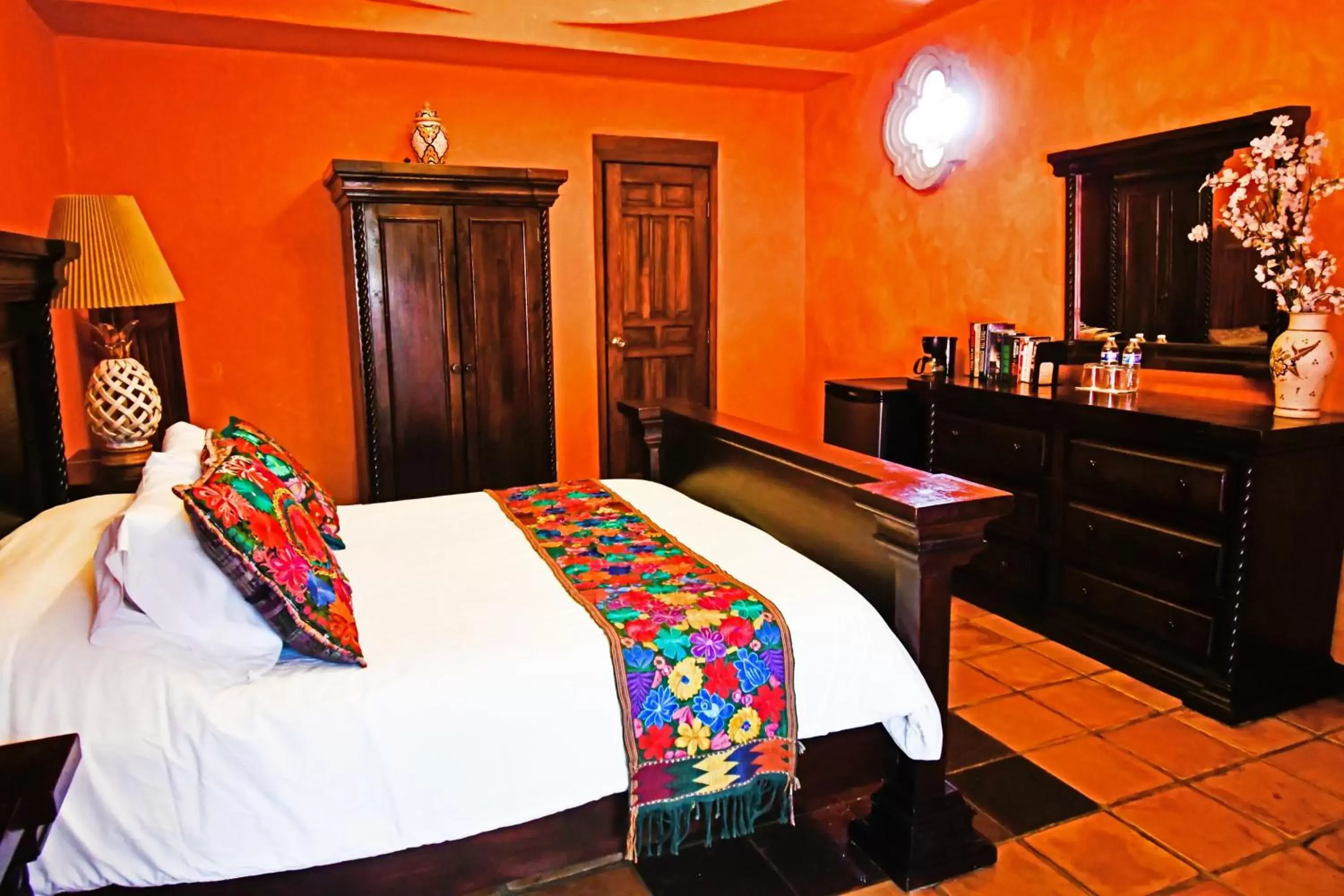 Bedroom, Bed in Collection O Casa Bella Hotel Boutique, Cabo San Lucas