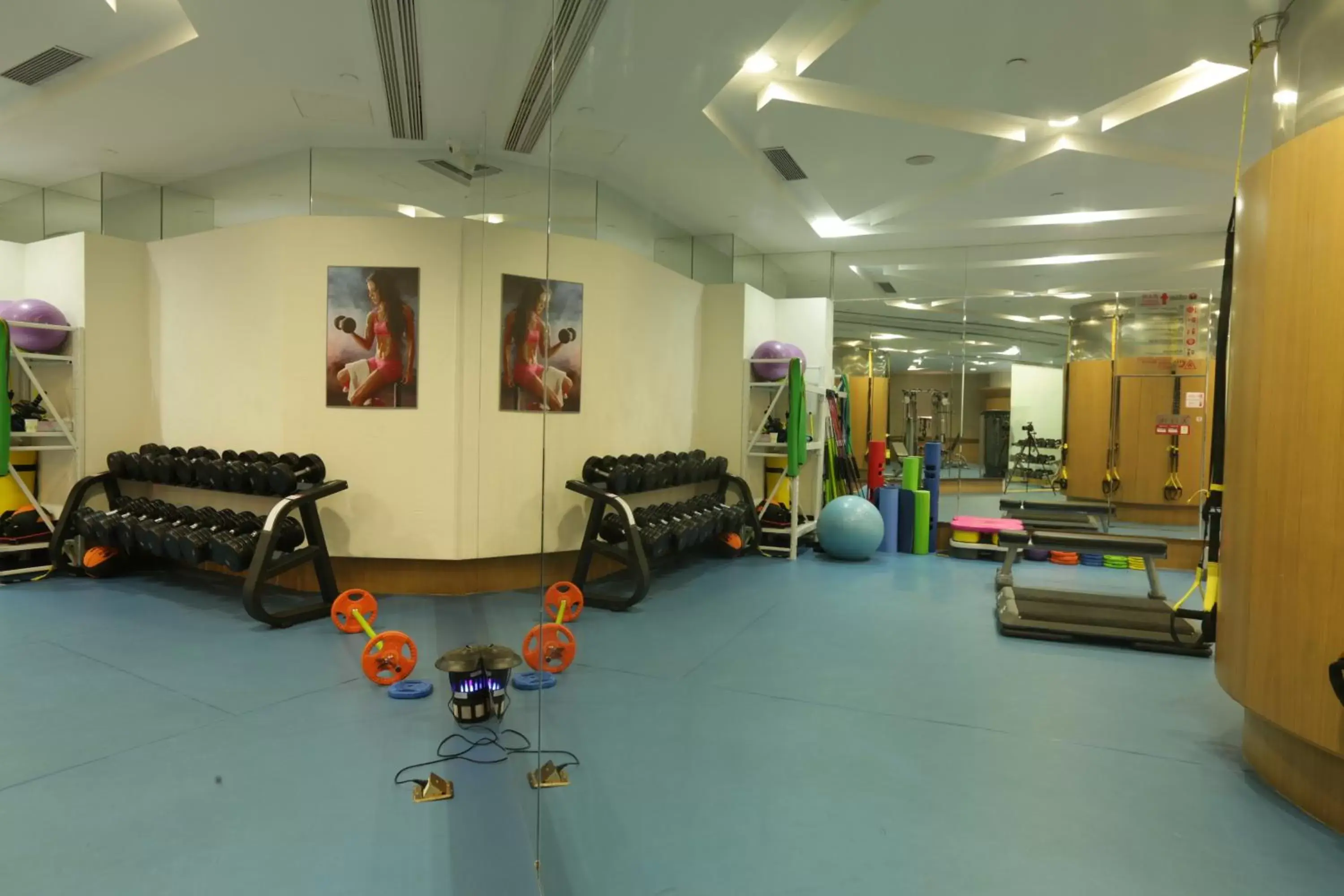 Fitness centre/facilities, Lobby/Reception in Soluxe Hotel Guangzhou