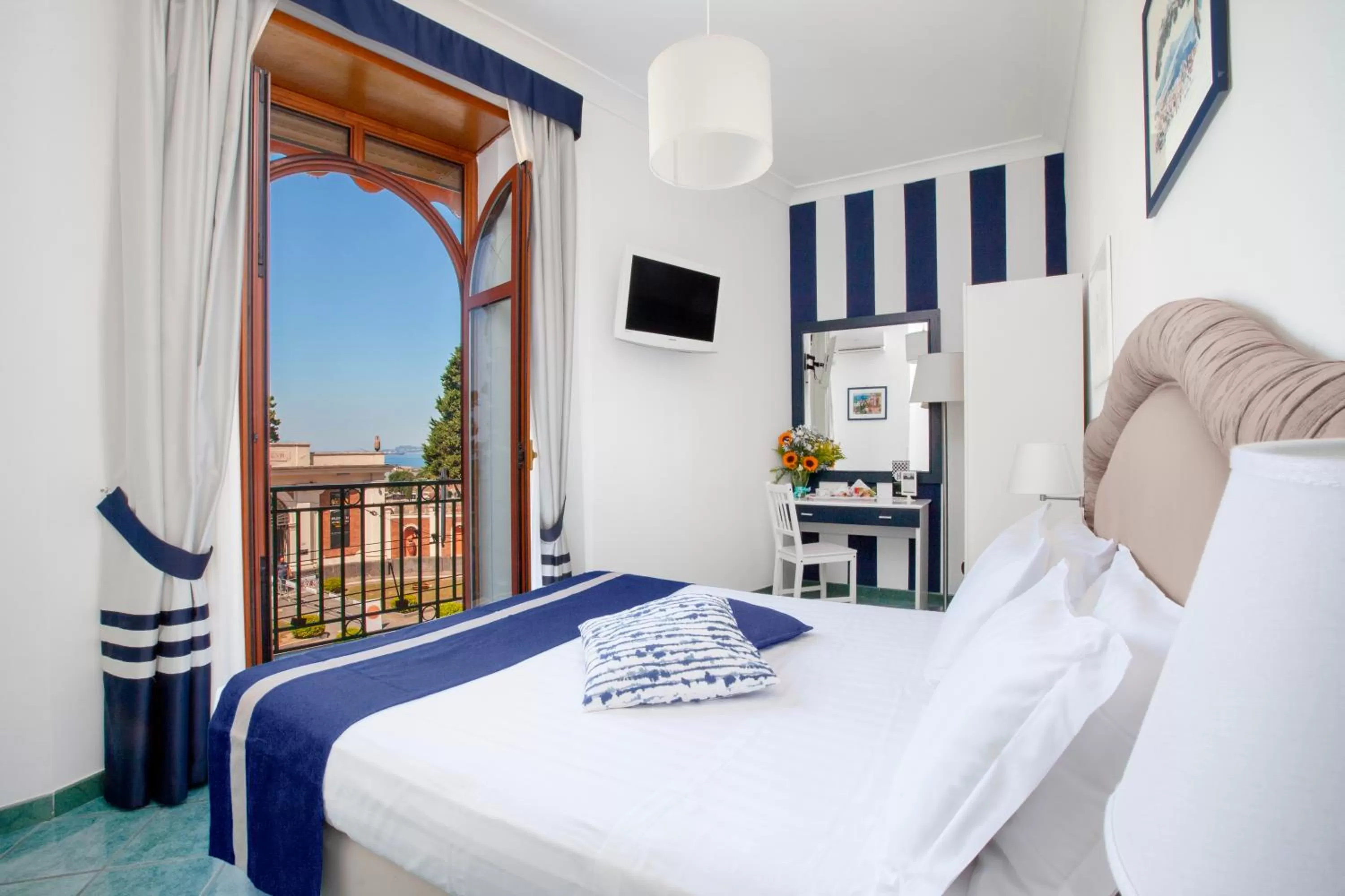 Bedroom, Bed in Hotel Herculaneum