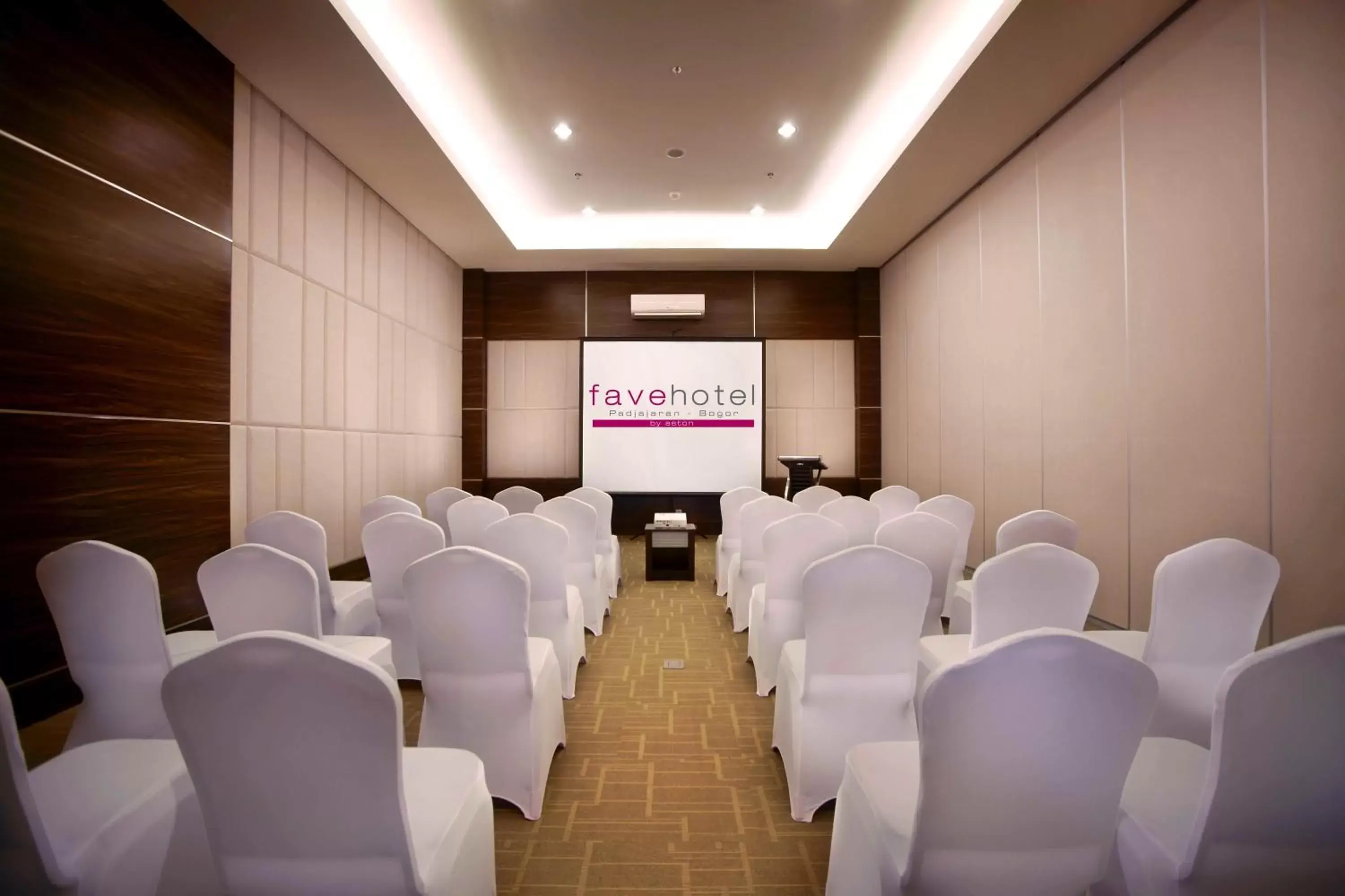 Business facilities in favehotel Padjajaran Bogor