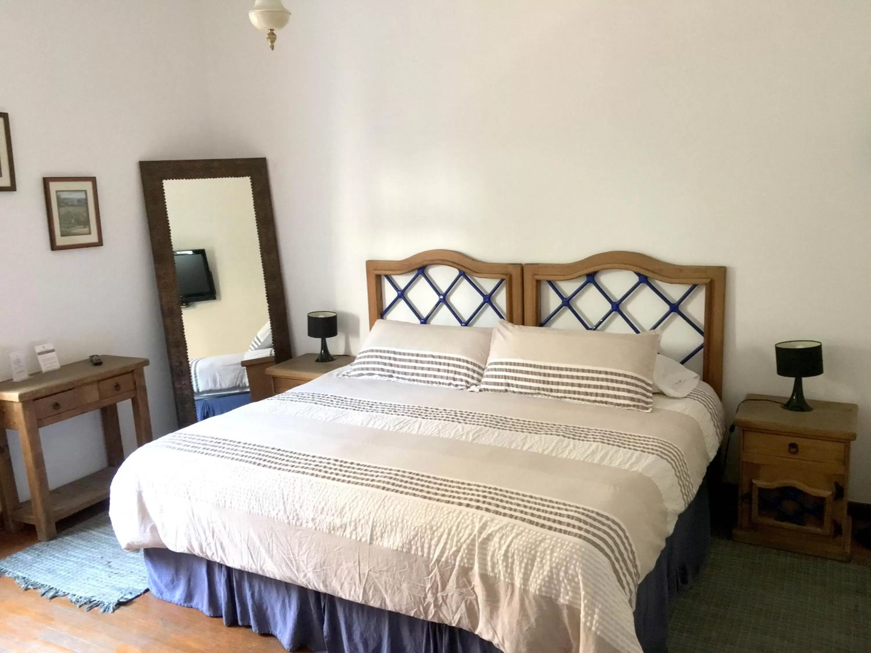 Photo of the whole room, Bed in Condesa Haus B&B