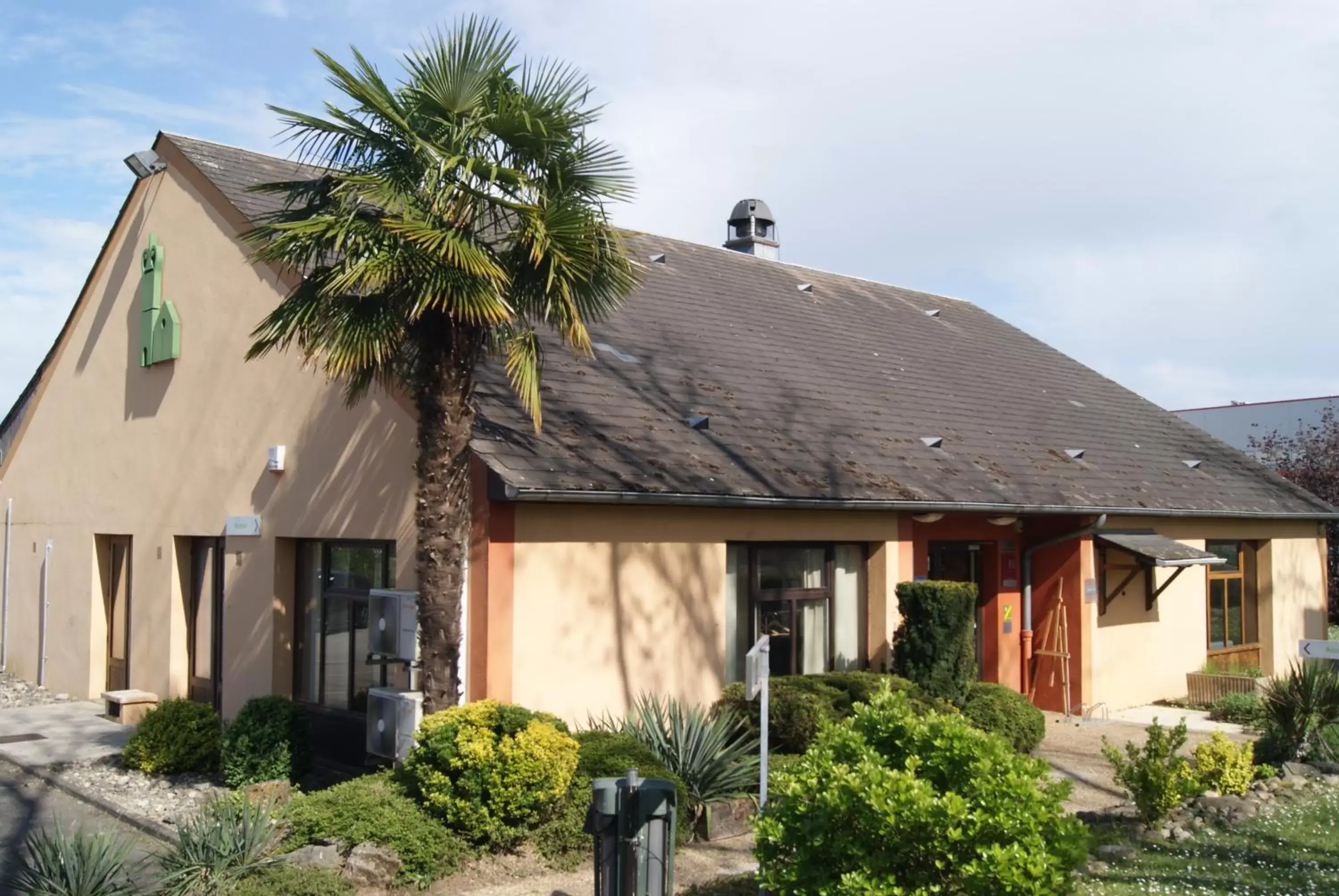 Facade/entrance, Property Building in Campanile Brive-La-Gaillarde Ouest