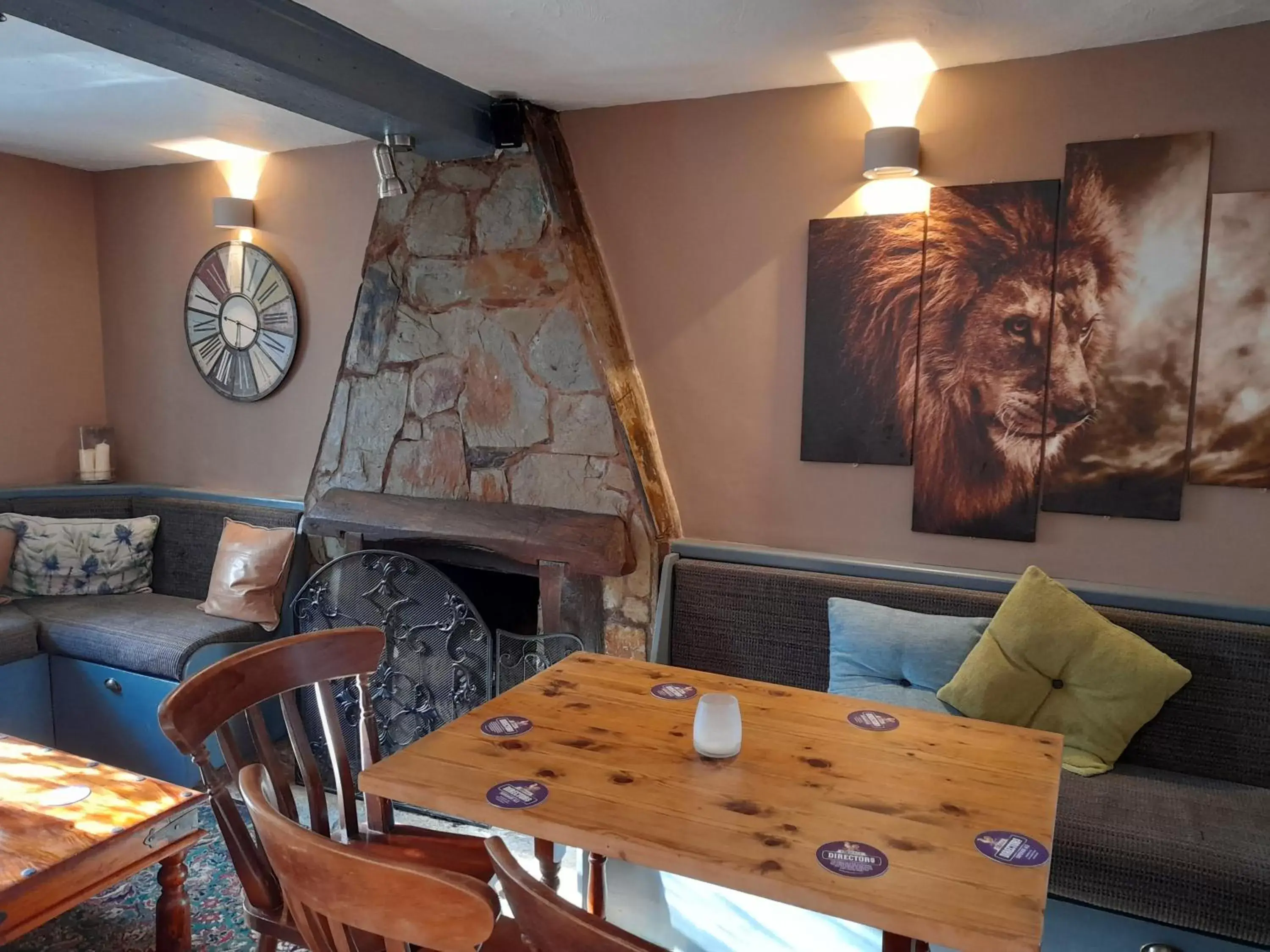 Lounge or bar, Seating Area in The Golden Lion Inn