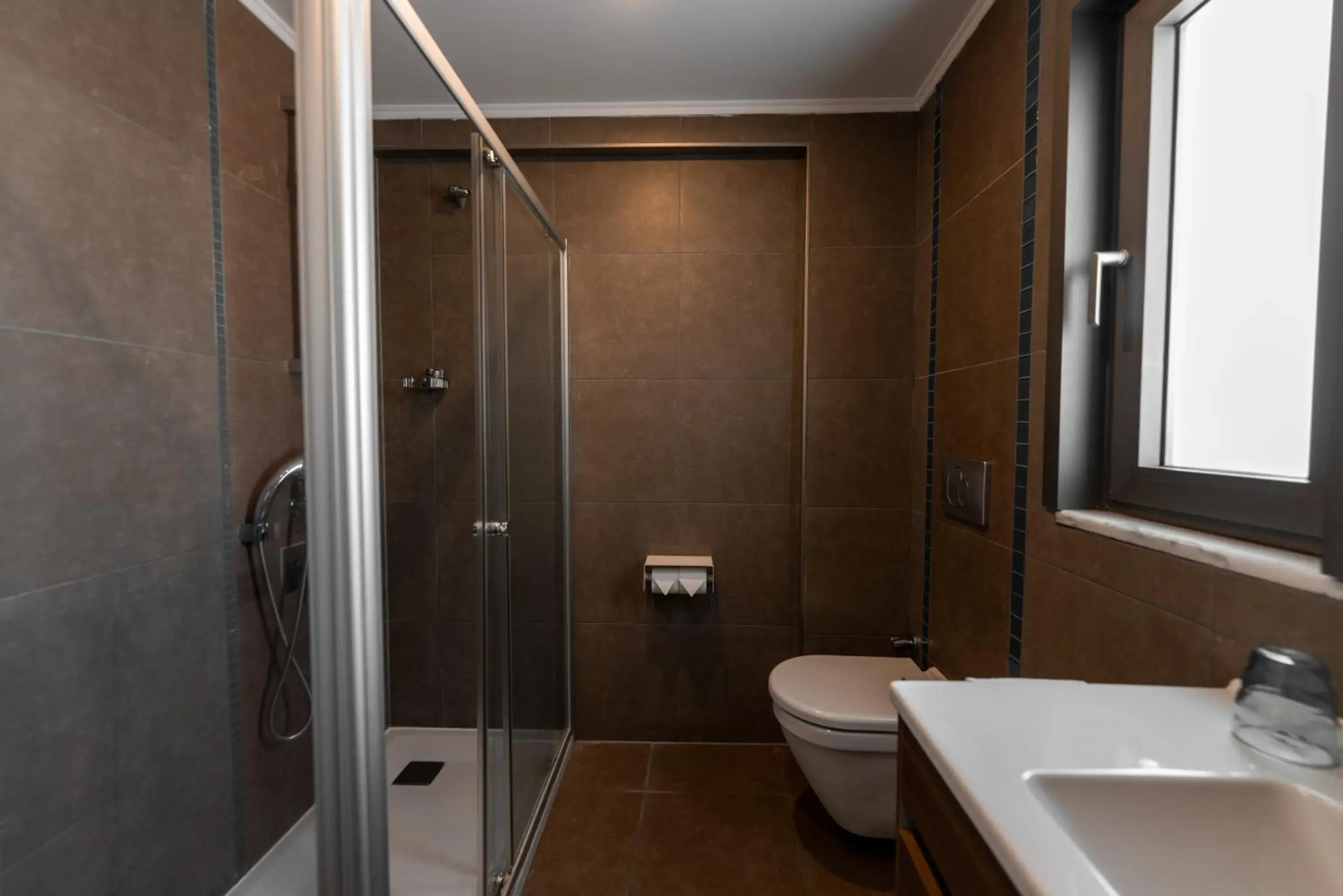Bathroom in Elanaz Hotel