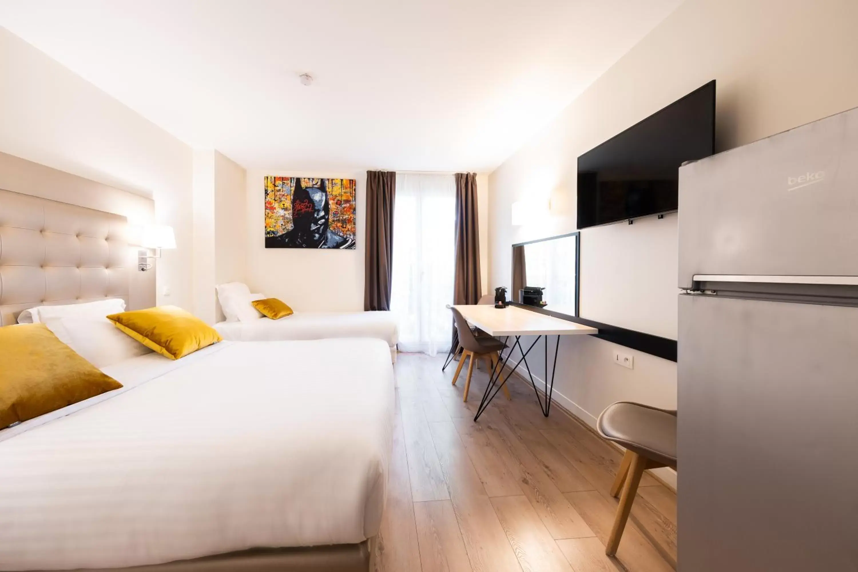 Bed in Quality Suites Maisons-Laffitte Paris Ouest