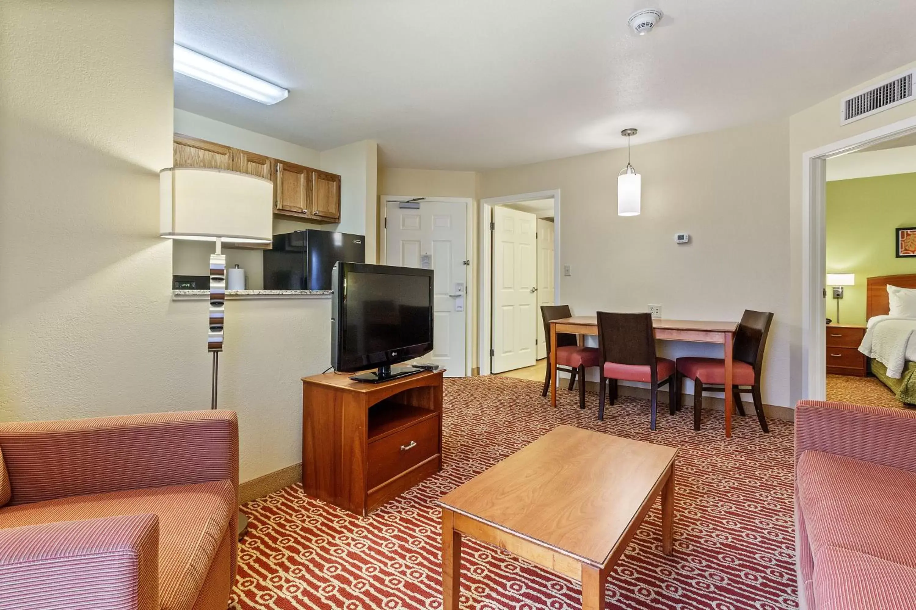 TV and multimedia, TV/Entertainment Center in Extended Stay America Suites - Newport News - Yorktown