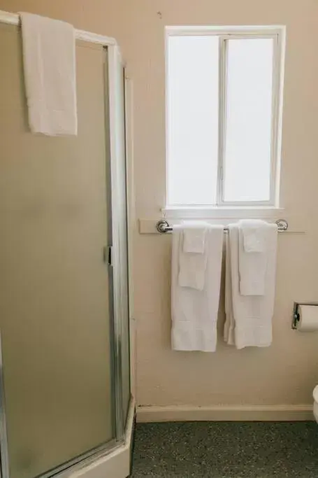 Bathroom in The Long Barn Lodge