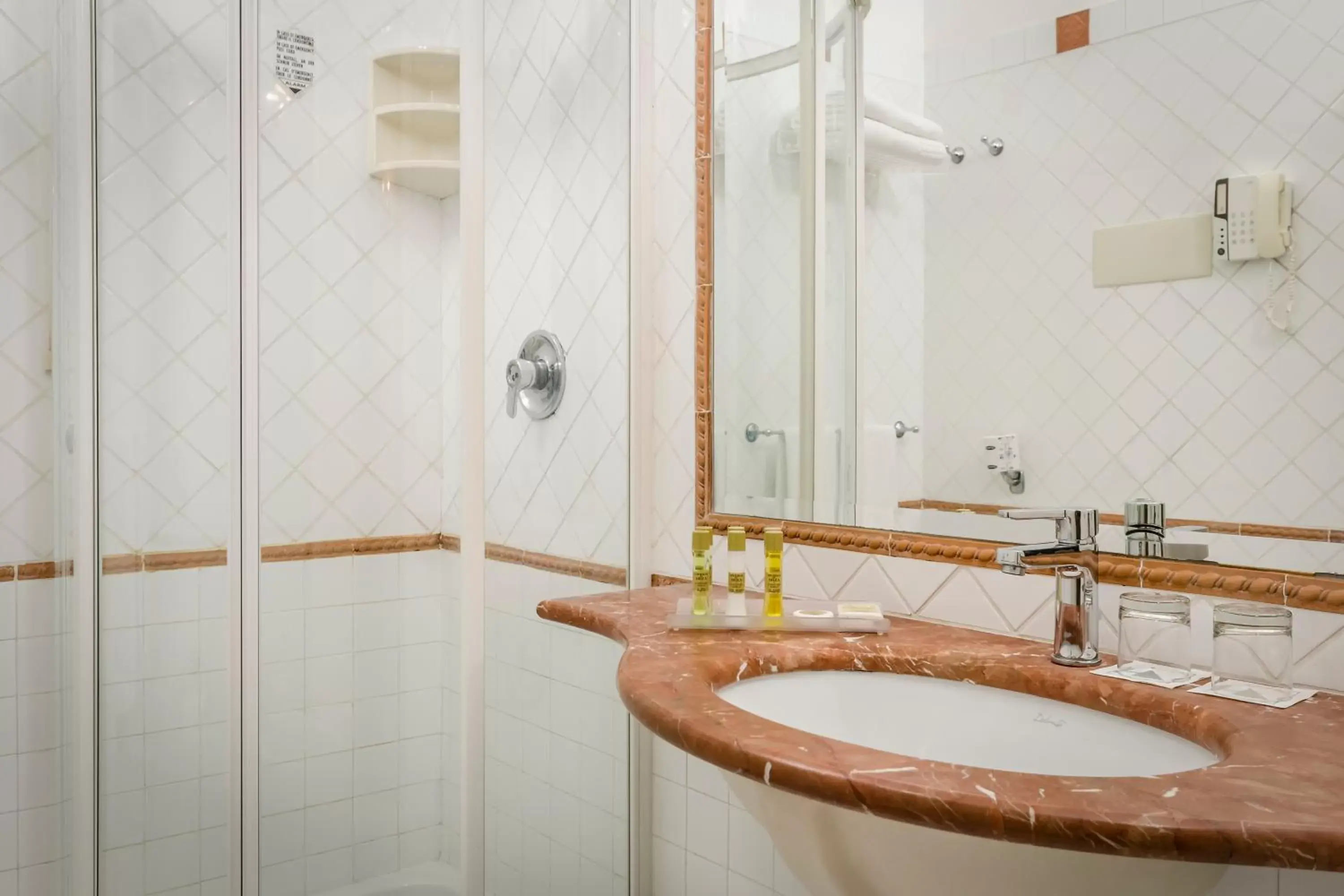 Bathroom in Eurostars Centrale Palace Hotel