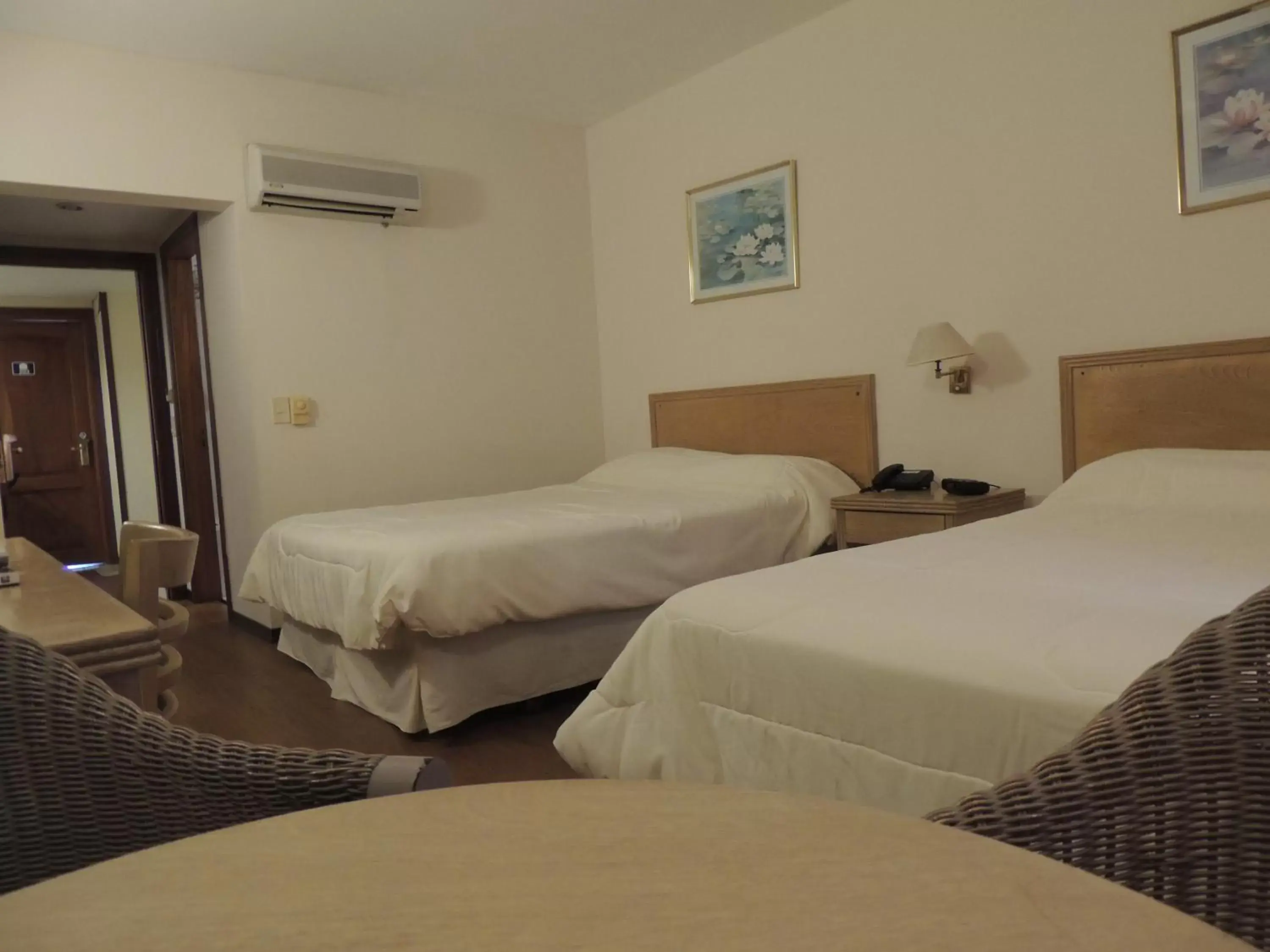 Photo of the whole room, Bed in La Foret Photo of the whole room, Bed in La Foret