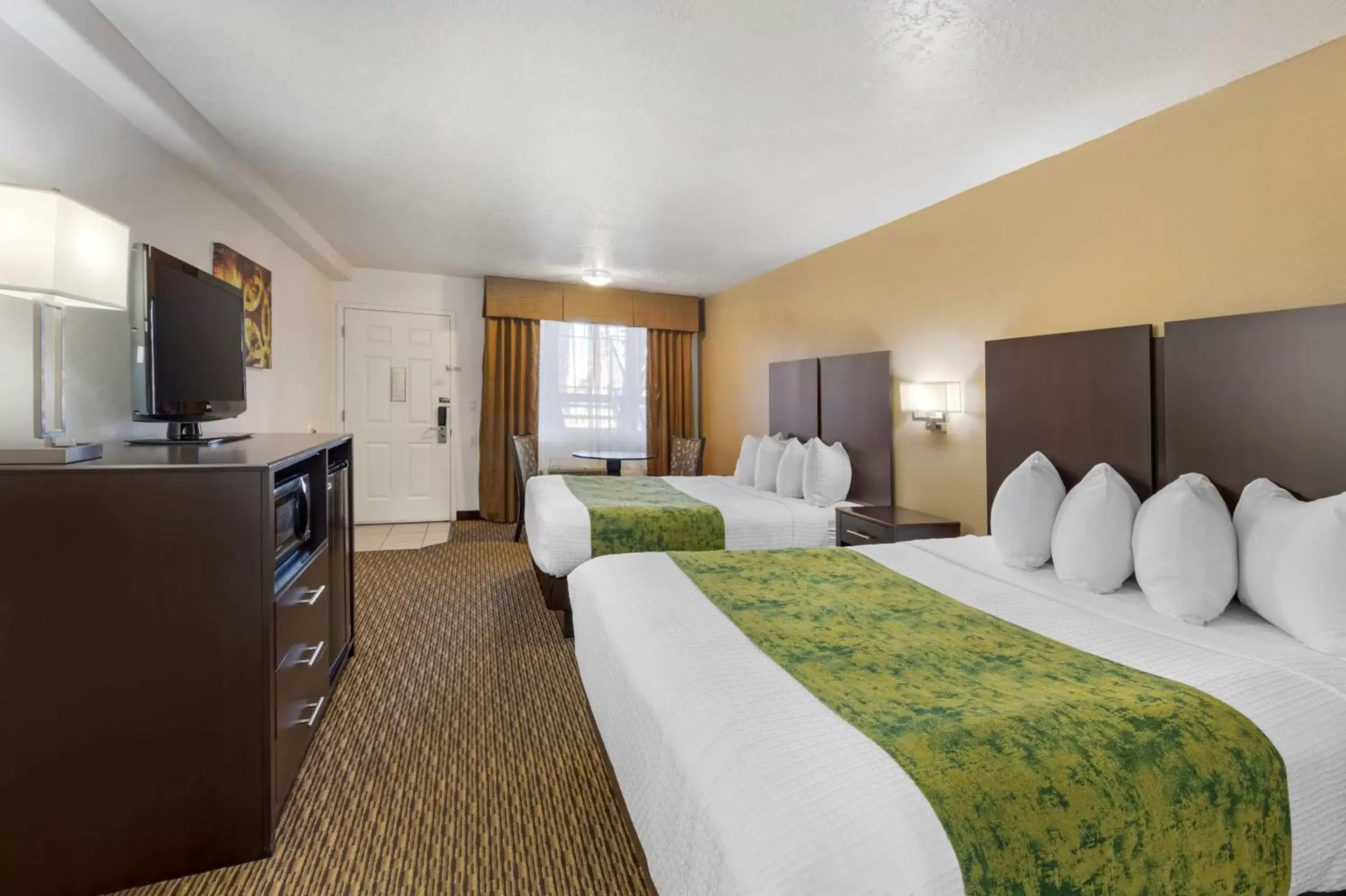 Bedroom in Best Western Mesquite Inn