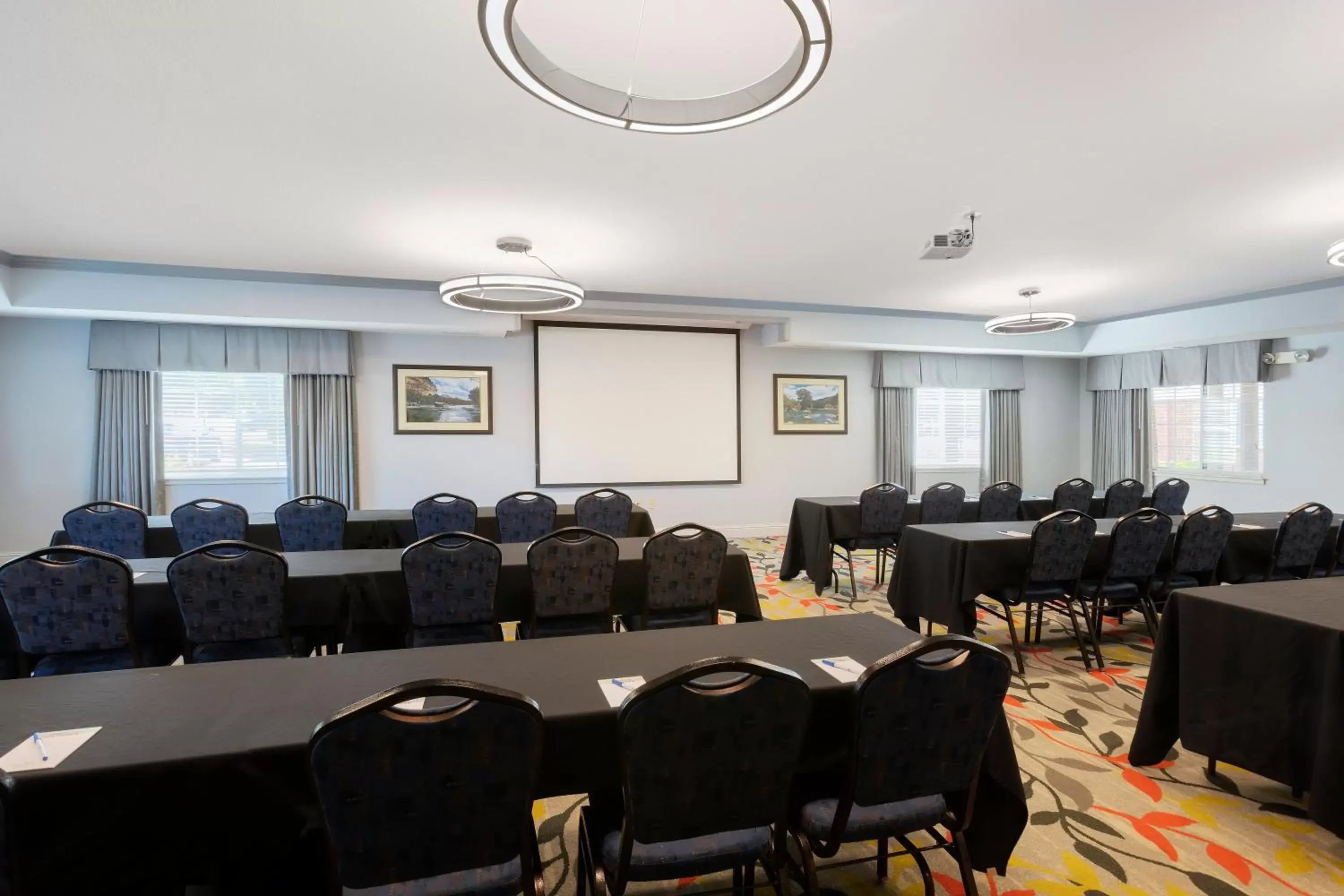 Meeting/conference room in Candlewood Suites Rogers-Bentonville, an IHG Hotel