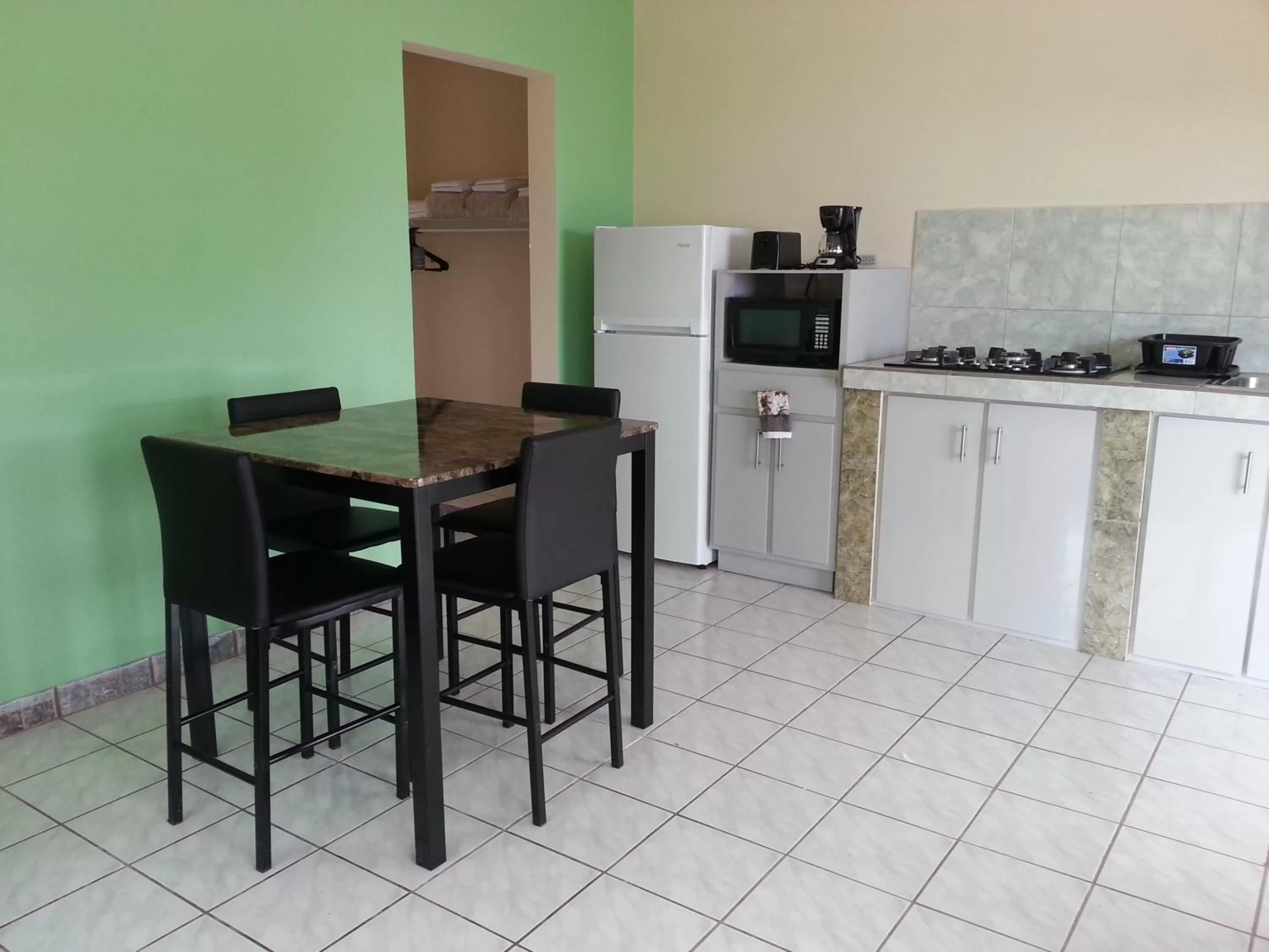 Kitchen or kitchenette in Aguada of the Seas