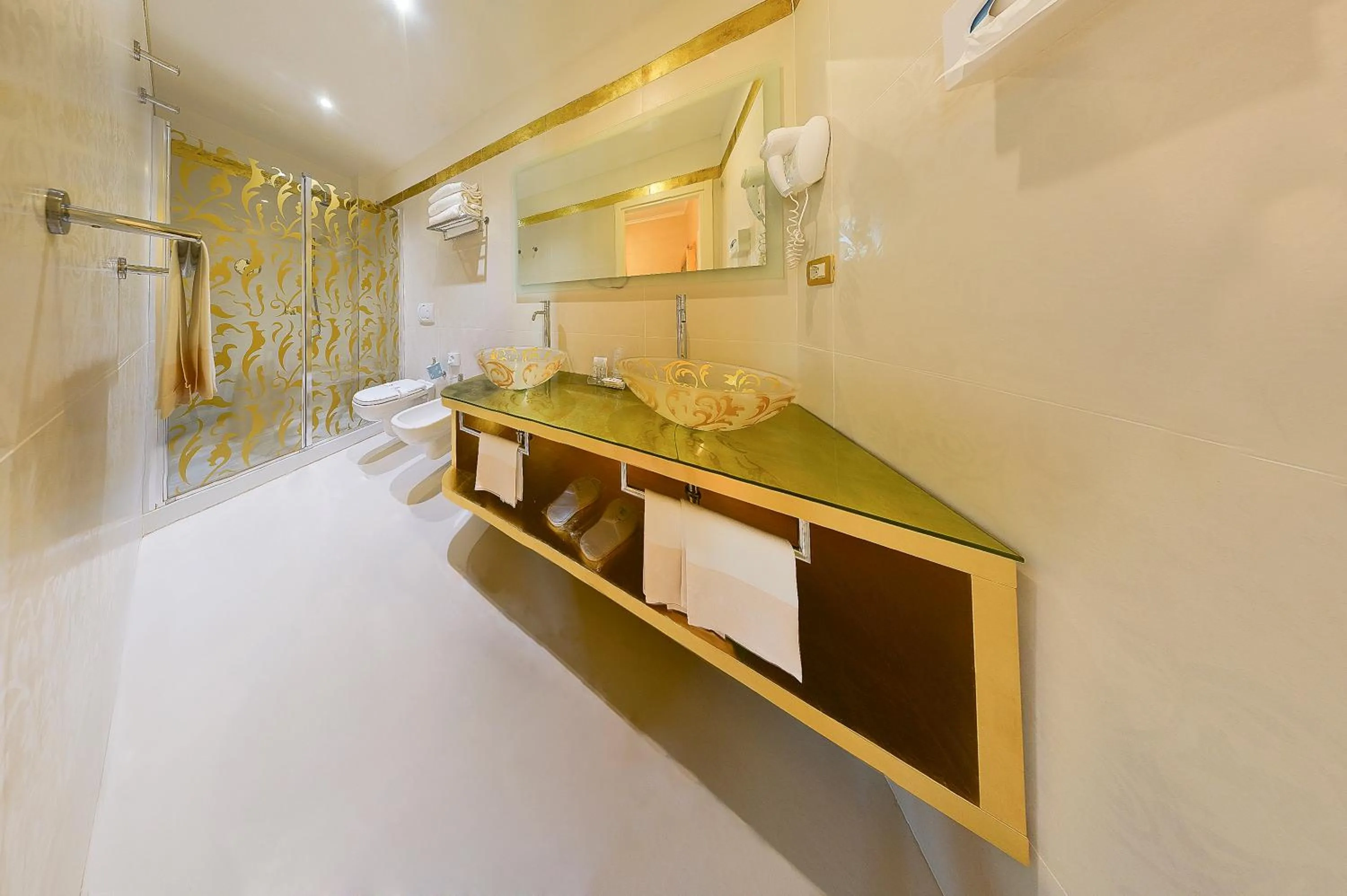 Bathroom in Zanhotel Tre Vecchi