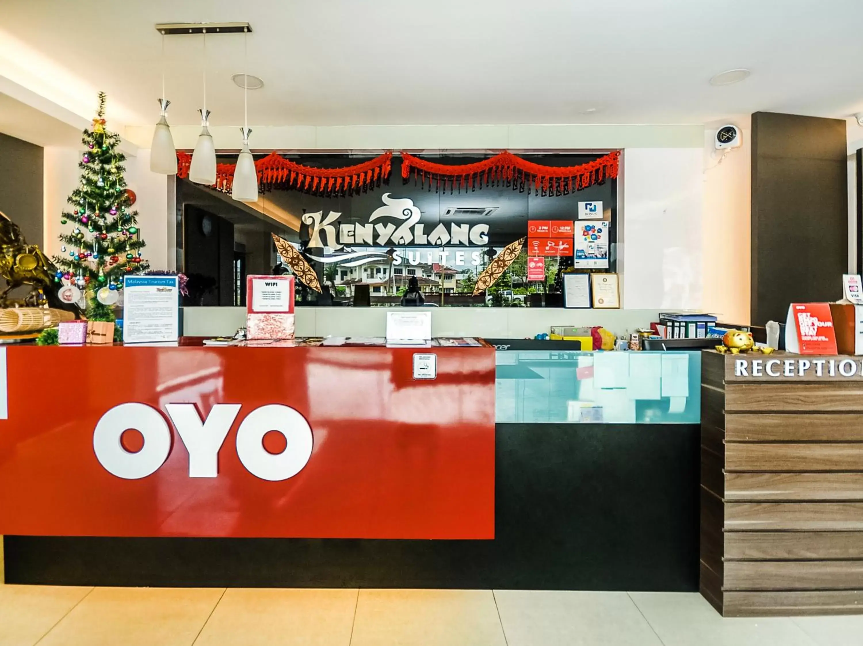 Lobby or reception in Super OYO 1148 Kenyalang Suite