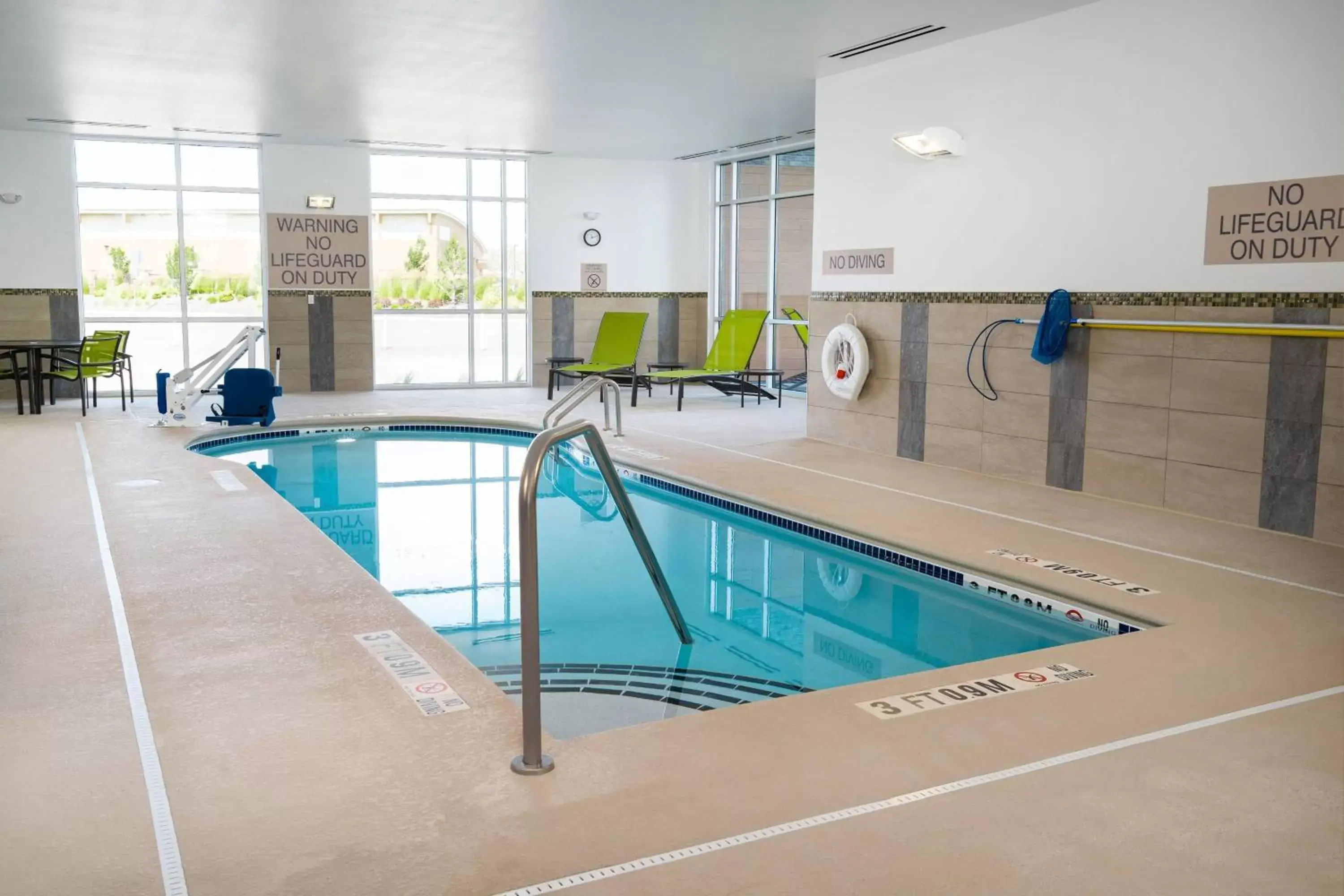 Swimming Pool in SpringHill Suites Spokane Airport