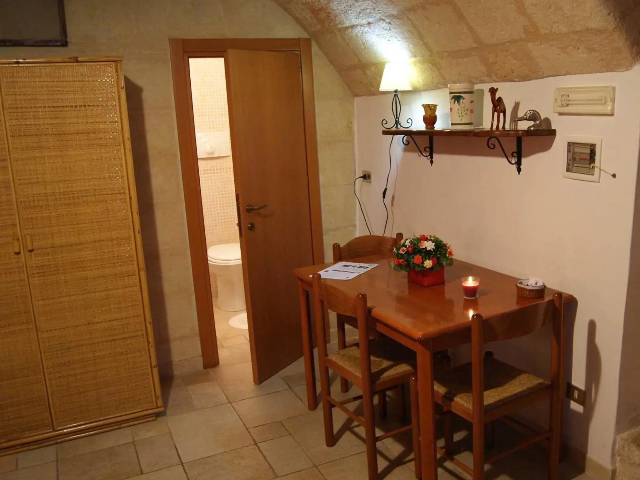 Photo of the whole room, Dining Area in B&B Borgo San Martino