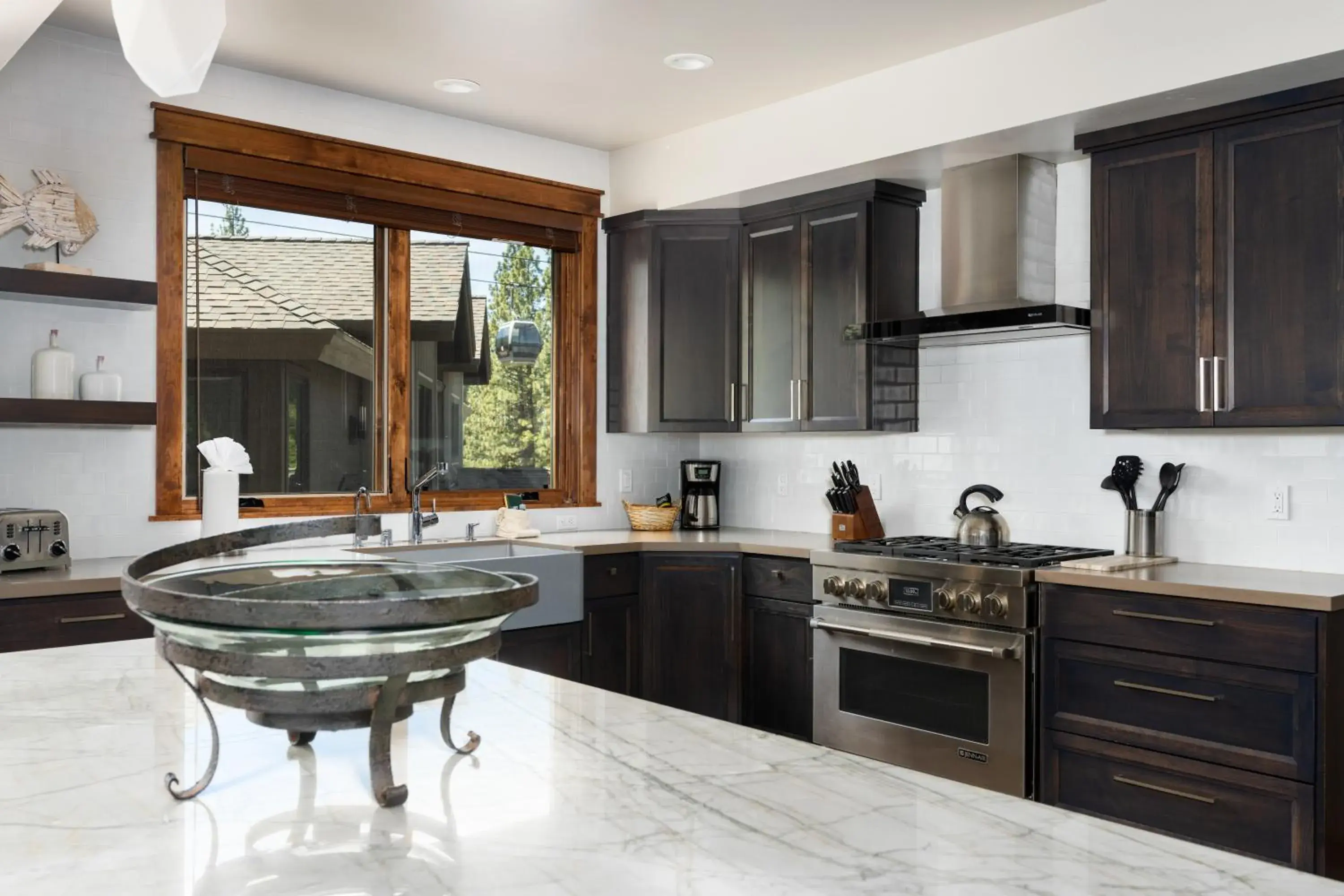 Kitchen or kitchenette, Kitchen/Kitchenette in Gondola Vista Luxury Villas by Ski Heavenly & Beaches