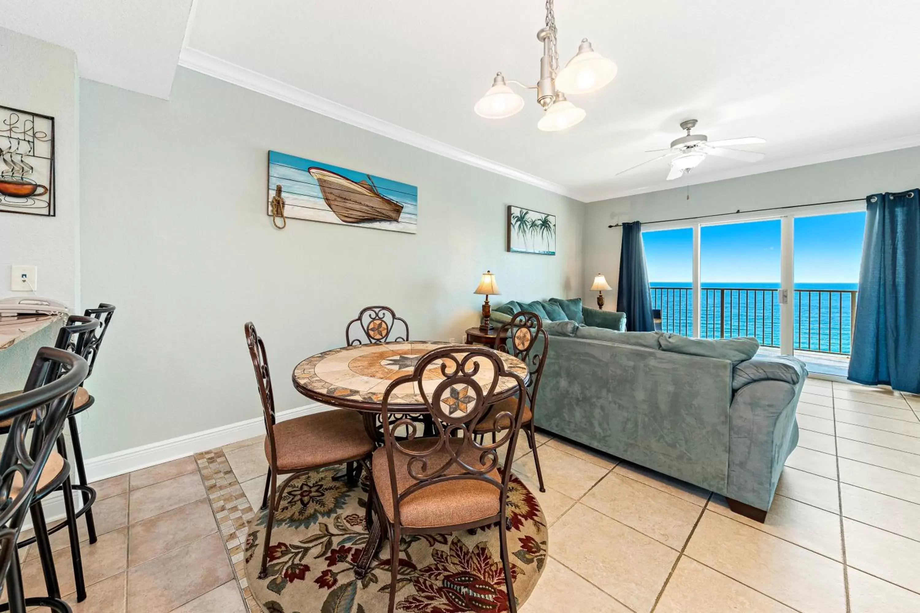 Dining area in Crystal Shores West 202