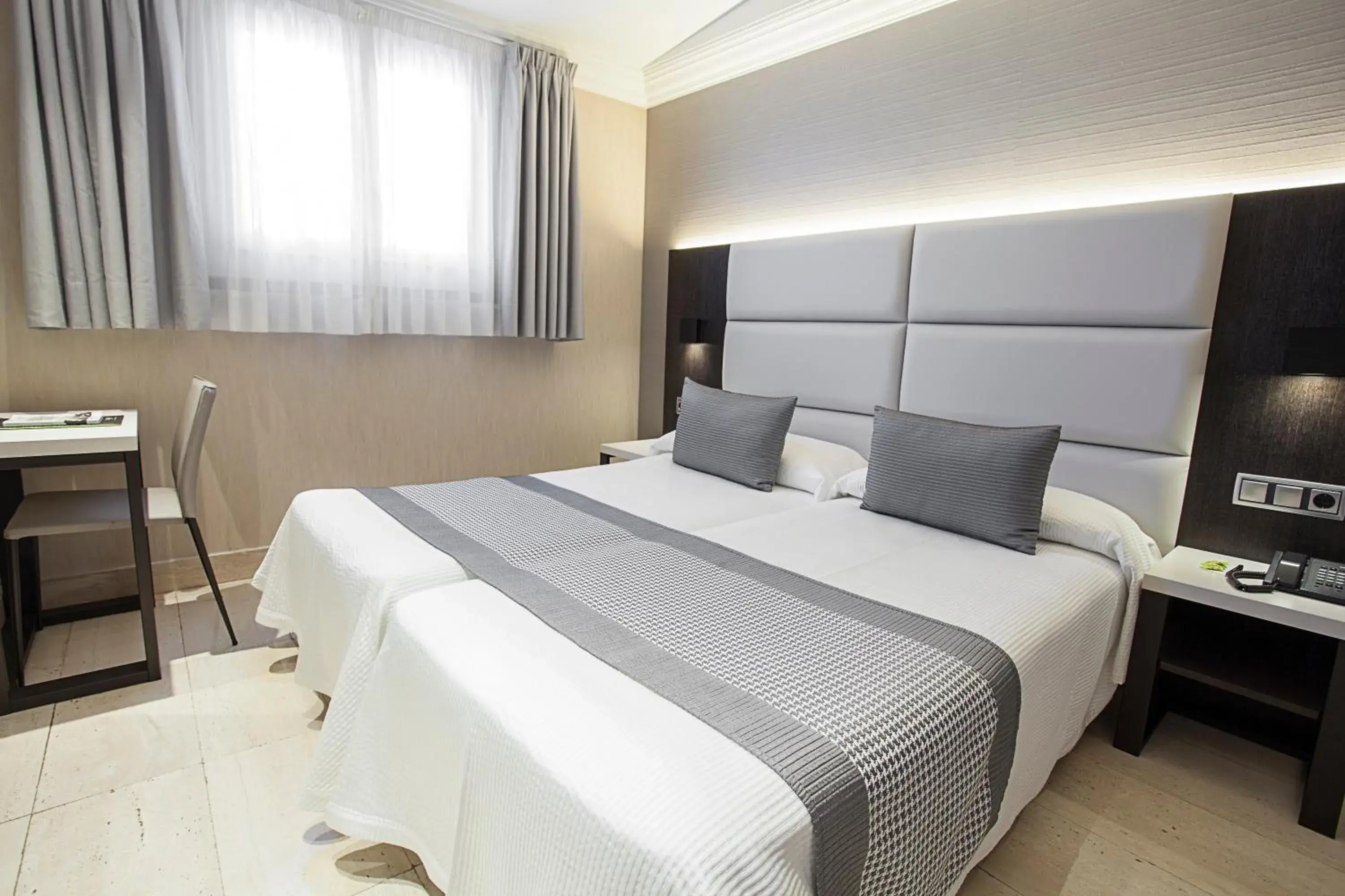 Bed in Sercotel Europa