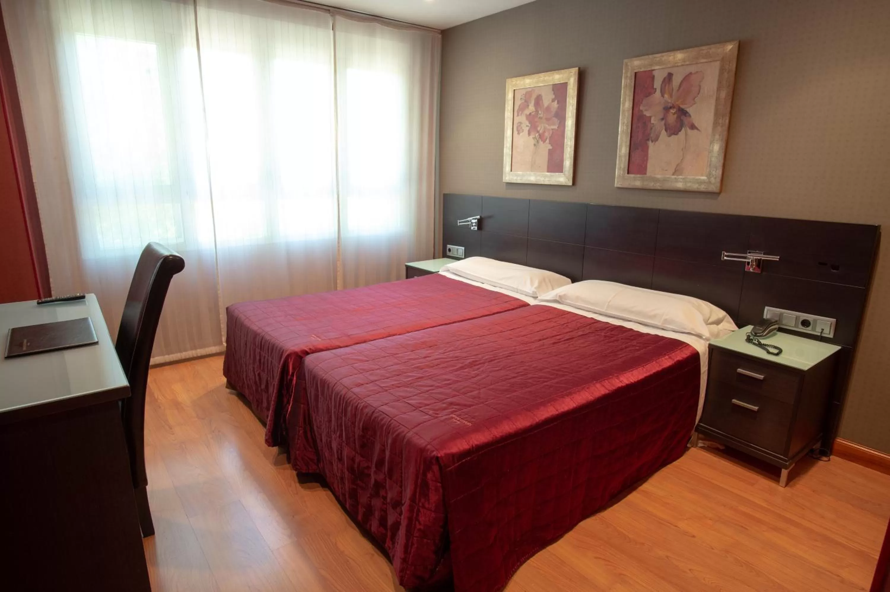 Bed in Hotel Villa de Barajas