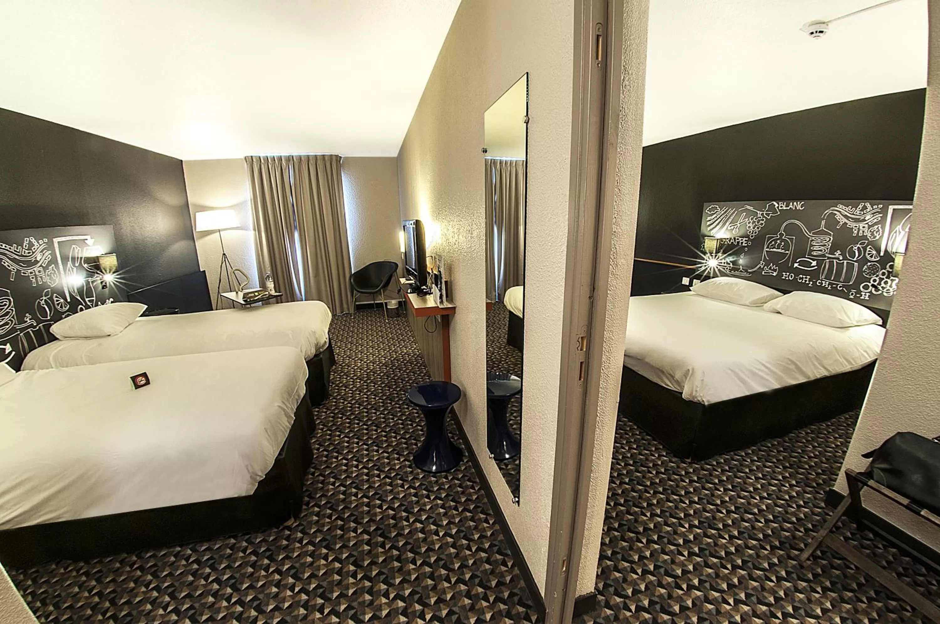 Photo of the whole room, Bed in Ibis Styles Cognac