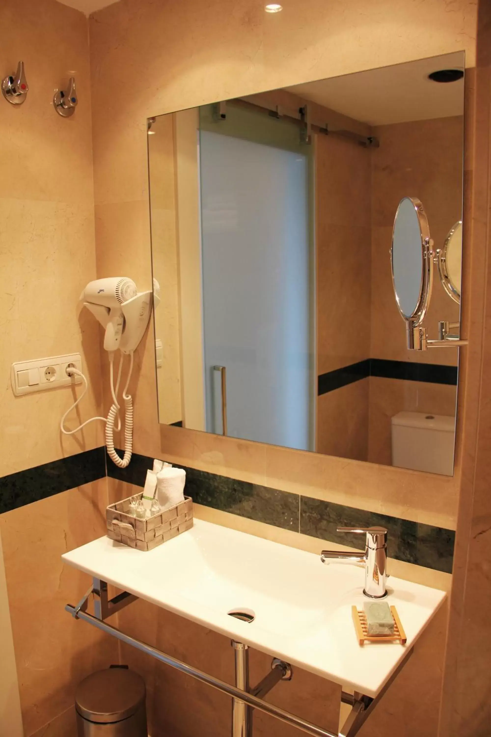 Bathroom in Hotel Playas de Torrevieja