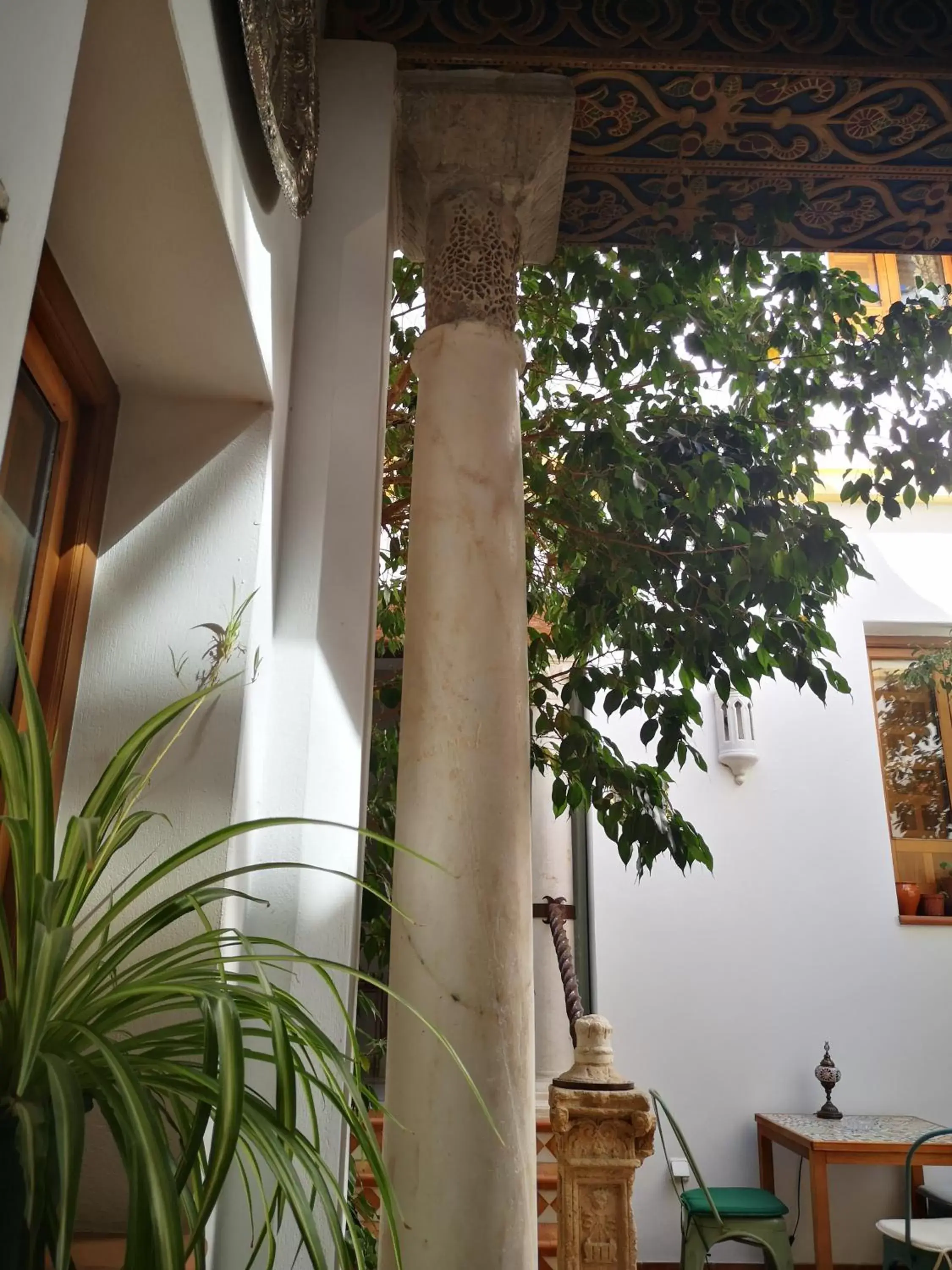 Inner courtyard view in La Llave de la Judería Hotel Boutique