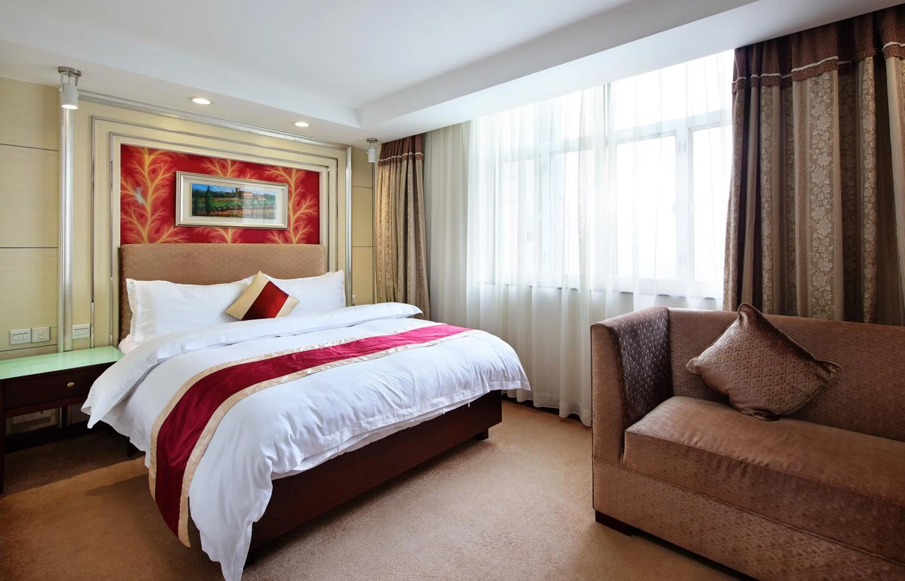 Photo of the whole room in New World Hotel