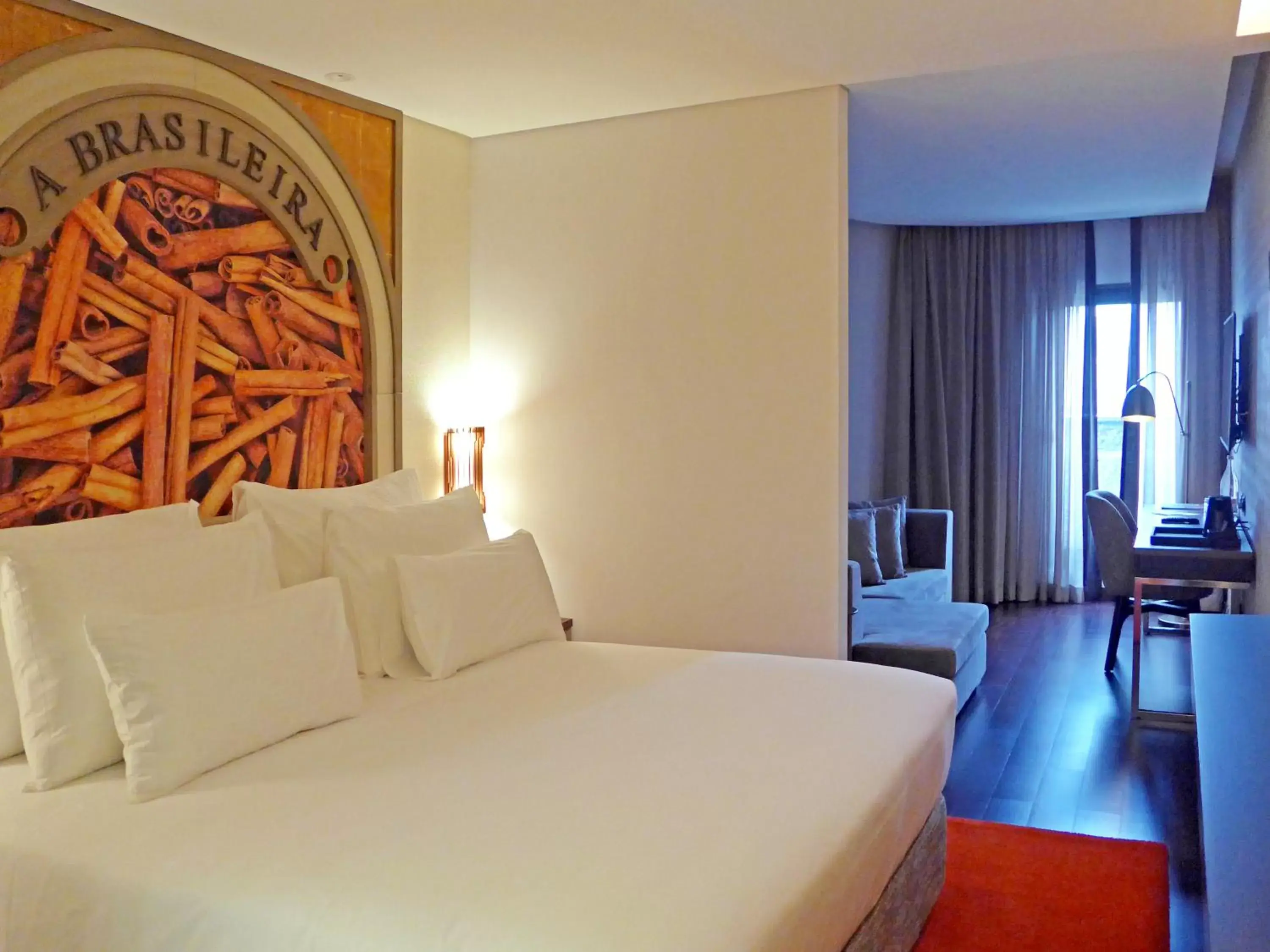 Bedroom, Bed in Pestana Porto - A Brasileira, City Center & Heritage Building