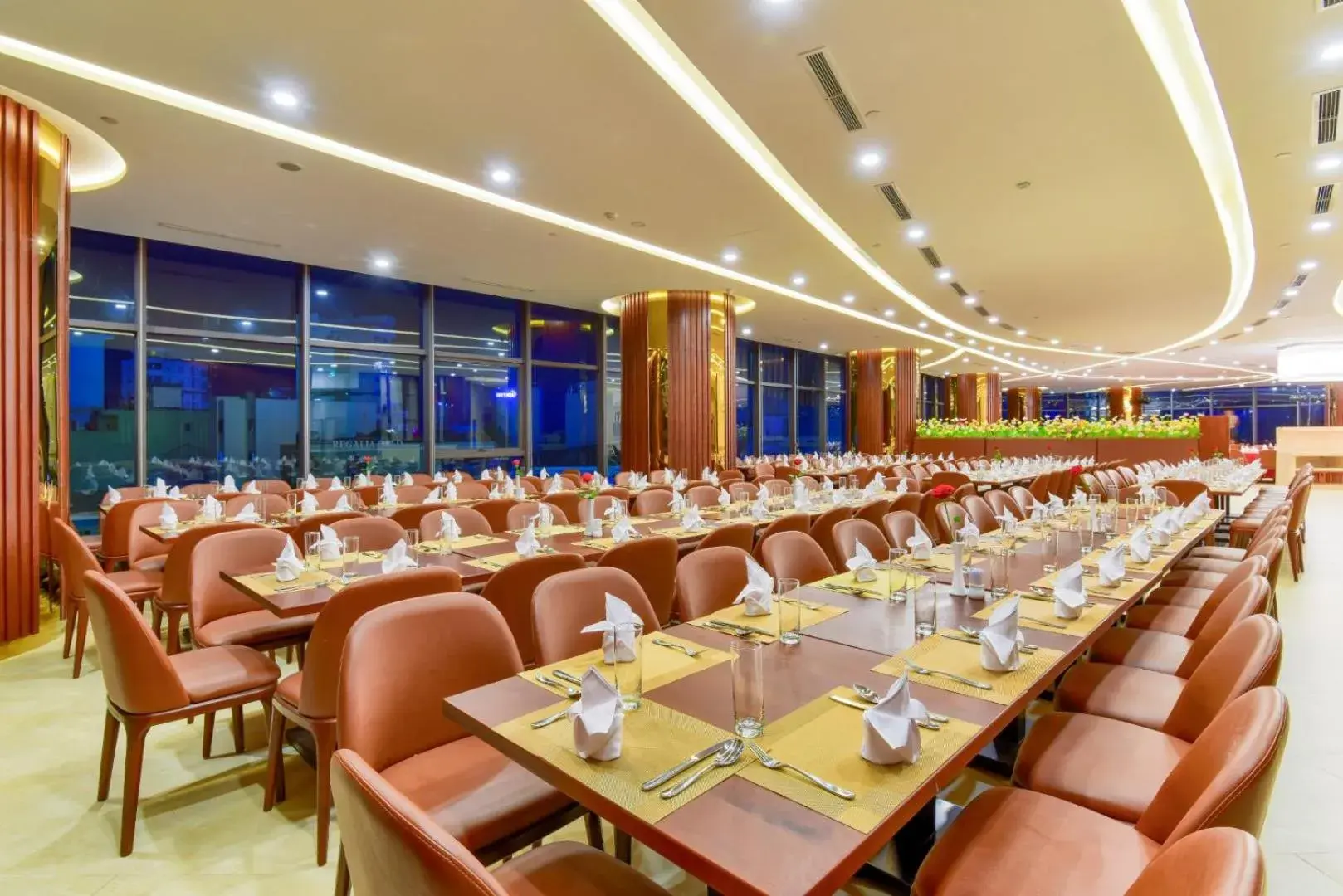 Restaurant/places to eat, Banquet Facilities in Regalia Gold Hotel