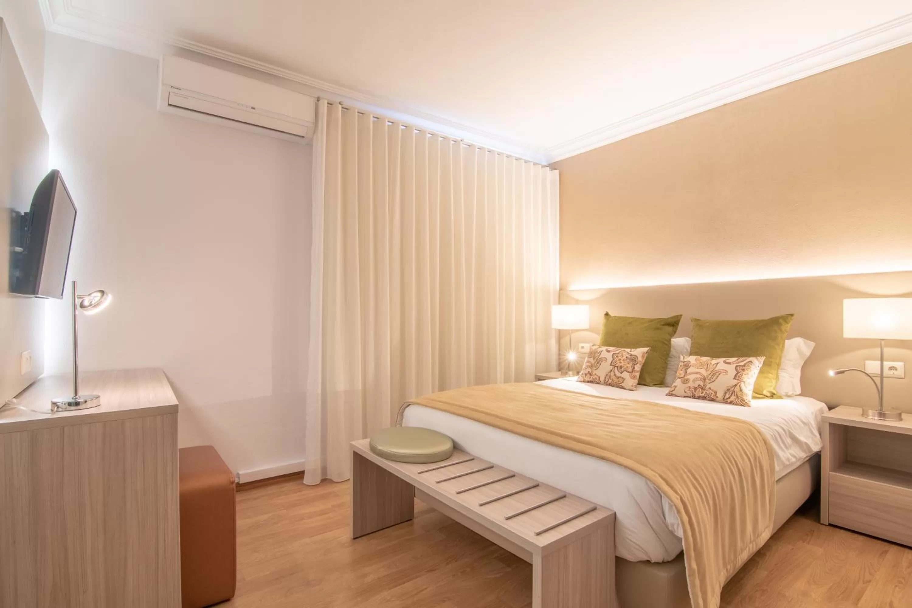 Bedroom, Bed in Loule Jardim Hotel