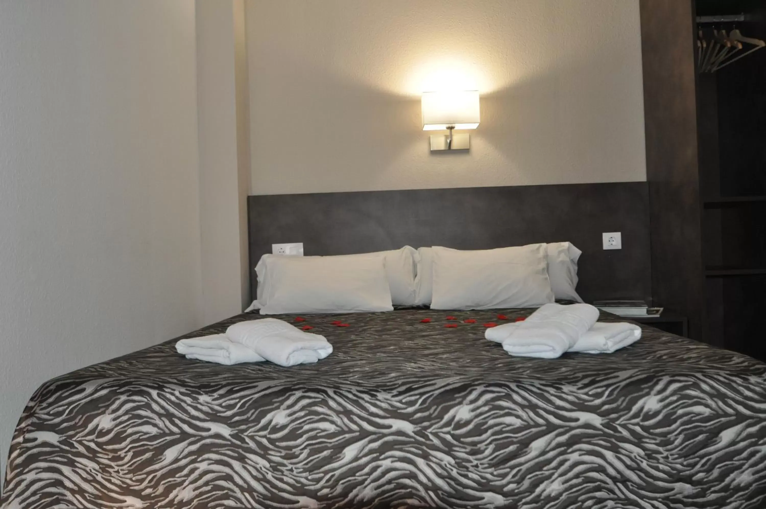 Bedroom, Bed in Aparthotel Safari Bedroom, Bed in Aparthotel Safari